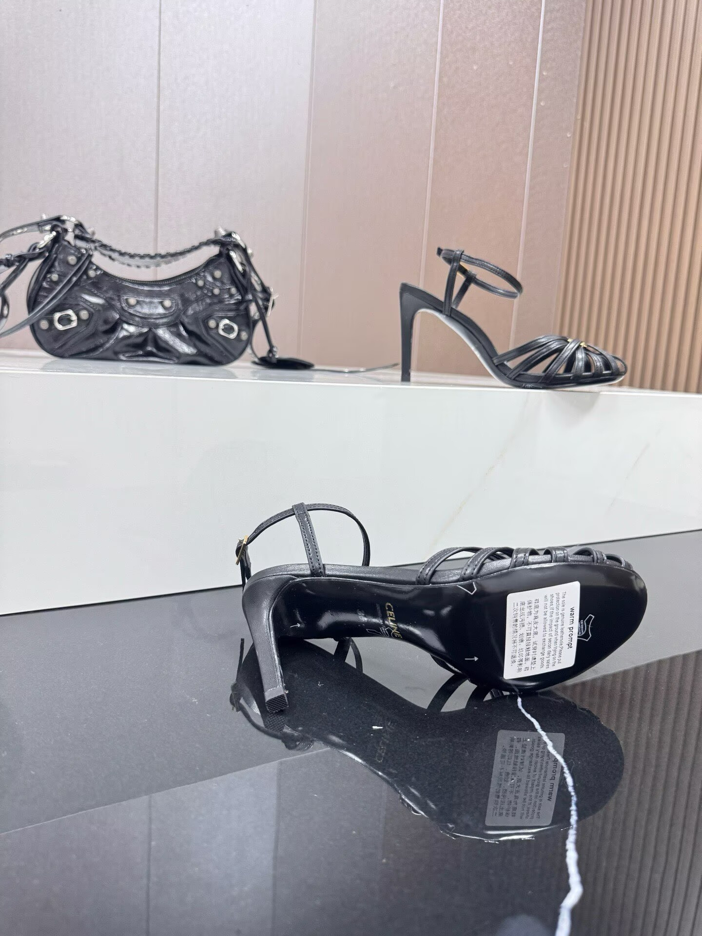 ua Ce**e triomphe sandals