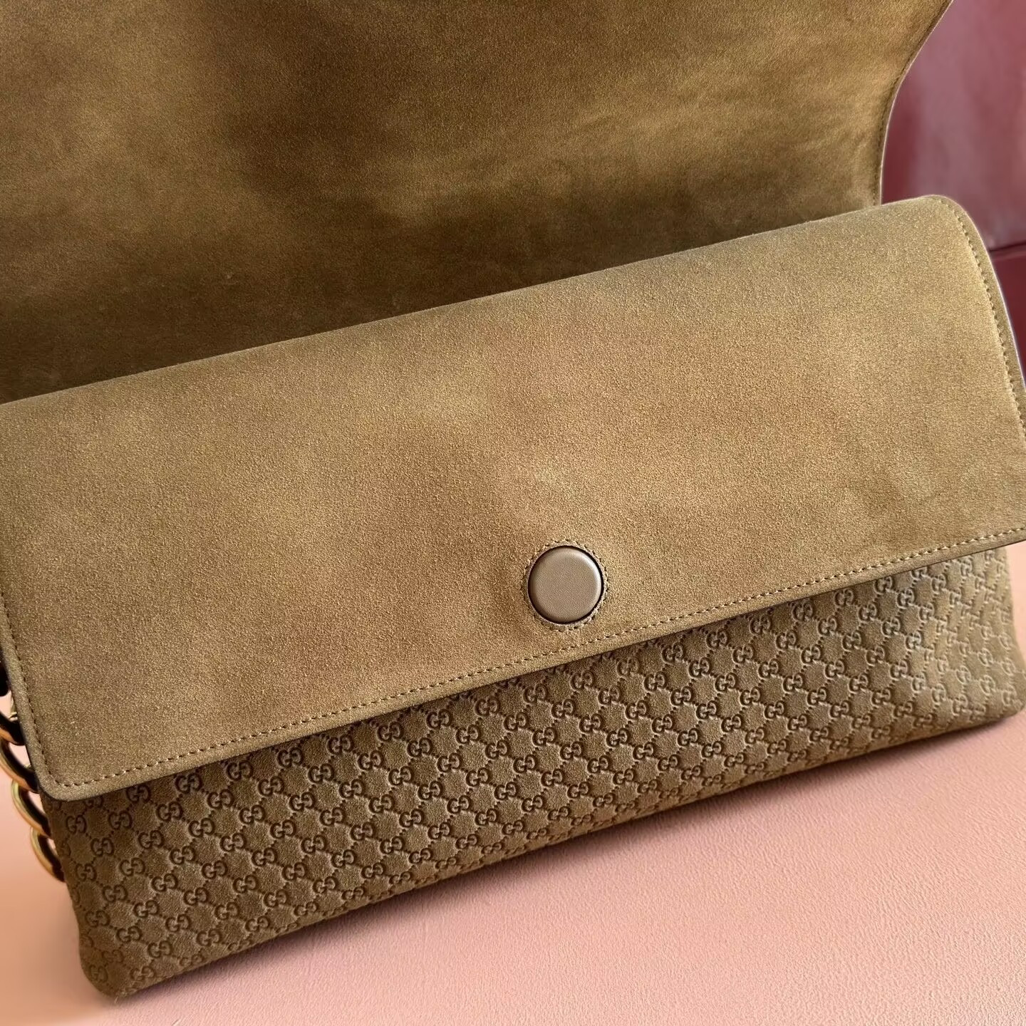 G*u*i large shoulder bag with chain 36x19.5x9.5cm
