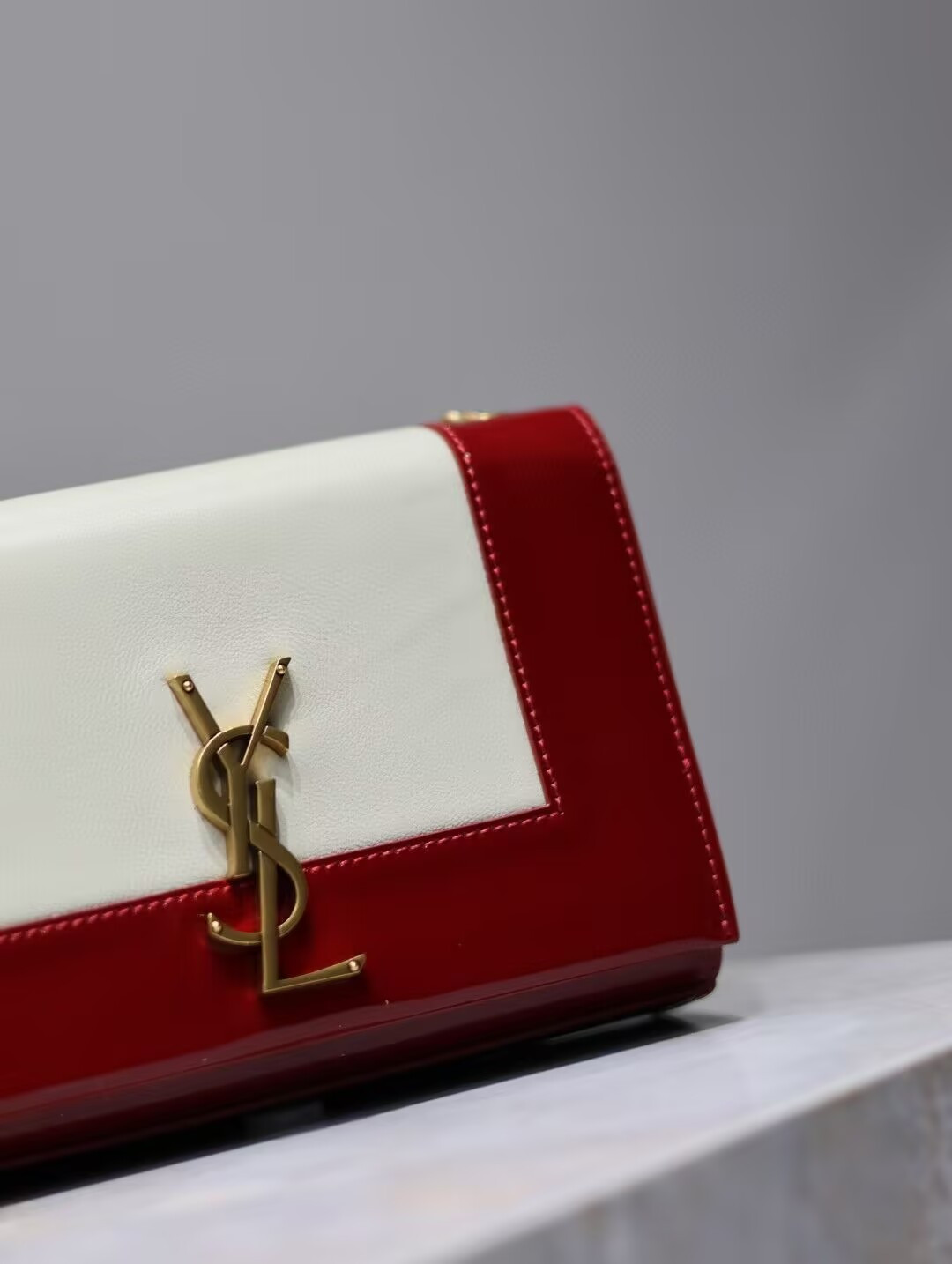 Y*L KATE Nappa Patent Calfskin Two-Toned 20x13.5x6cm