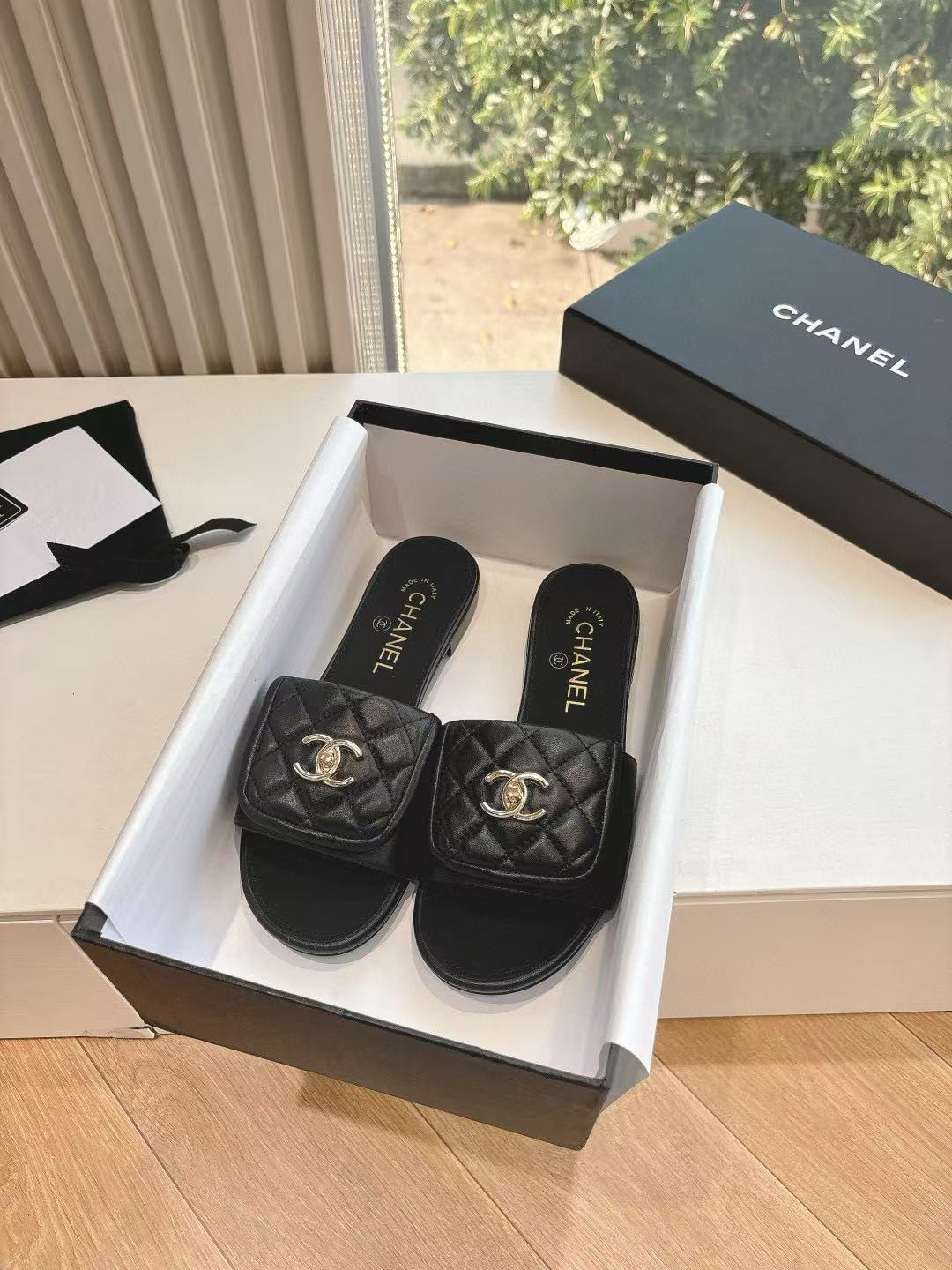 UA Ch*el Slippers