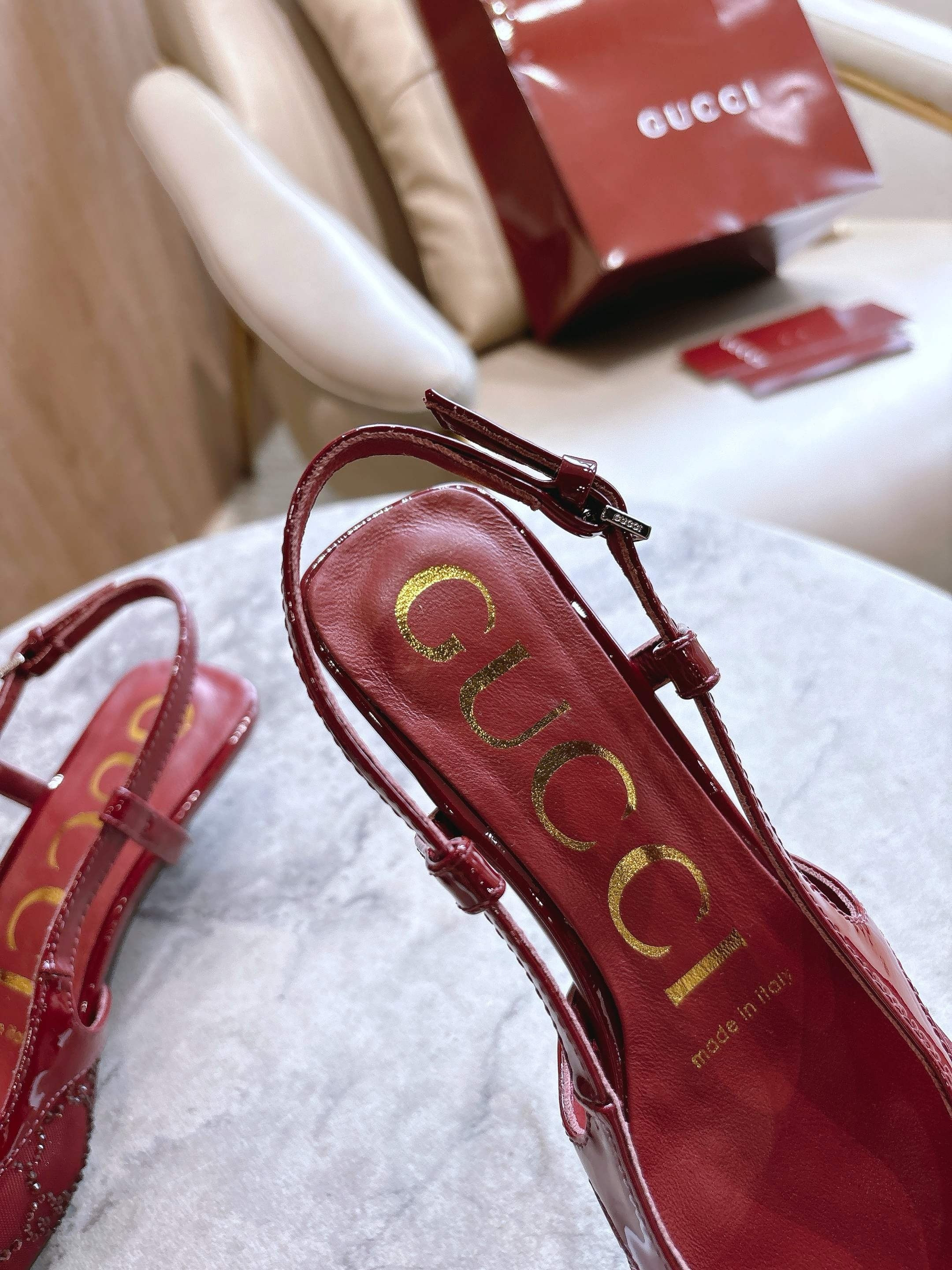 ua G*u*i gg slingback