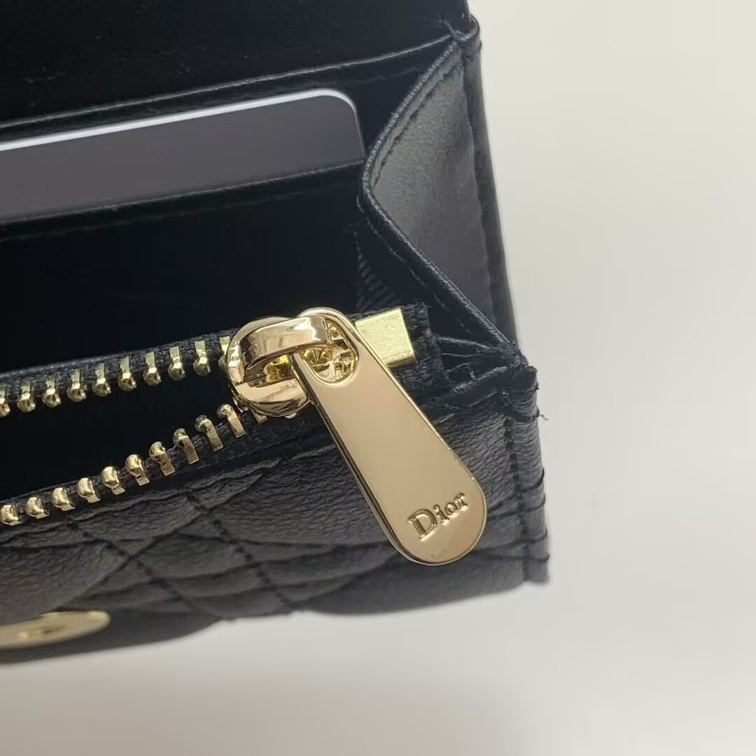 D*0r Card Holder
