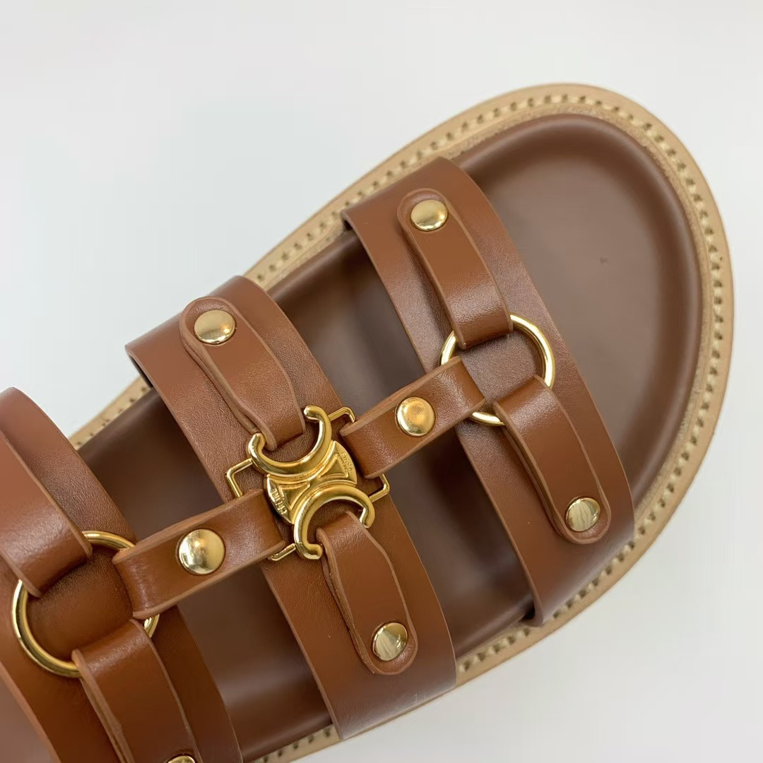 ua Ce**e tippi slide