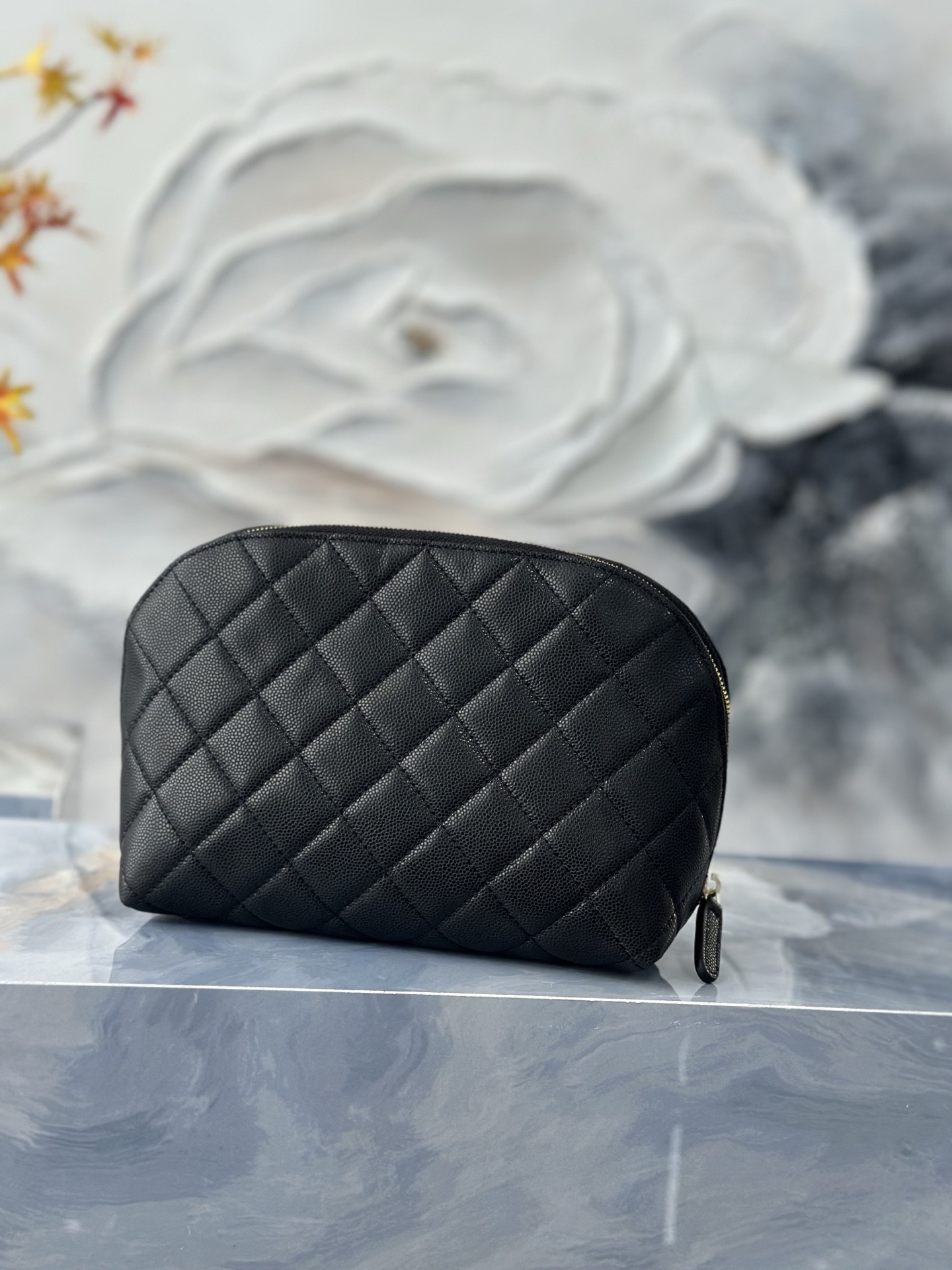 Ch*el quilted cosmetic bag gold hardware a31102 18.5x6x11cm