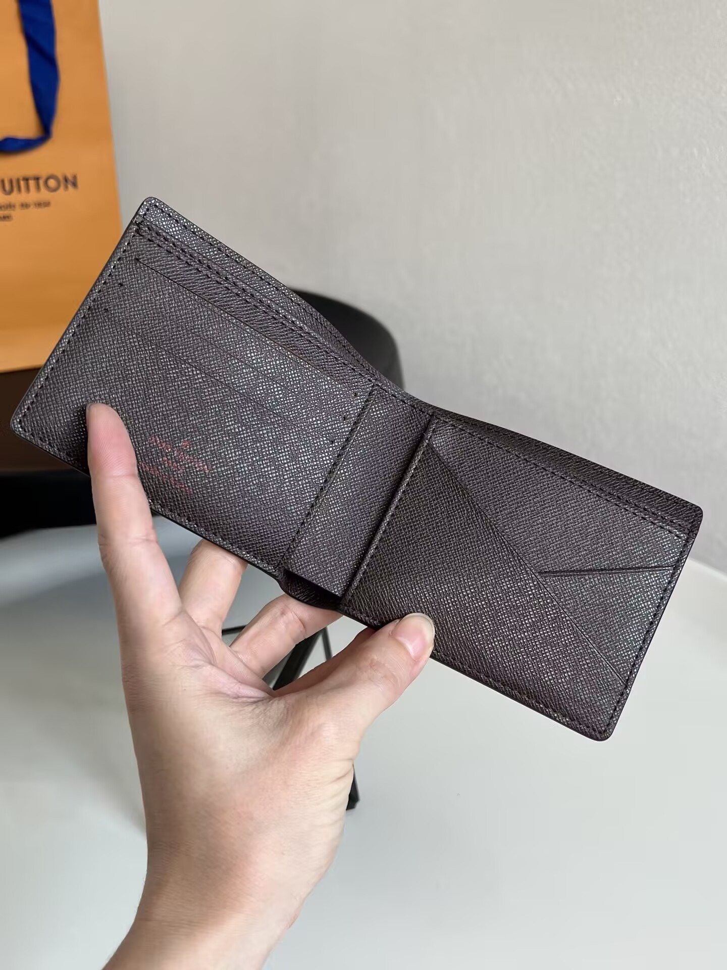 LV Multiple wallets N60895