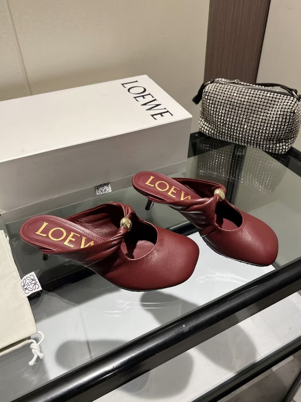 ua L0ew* pebble soft mule
