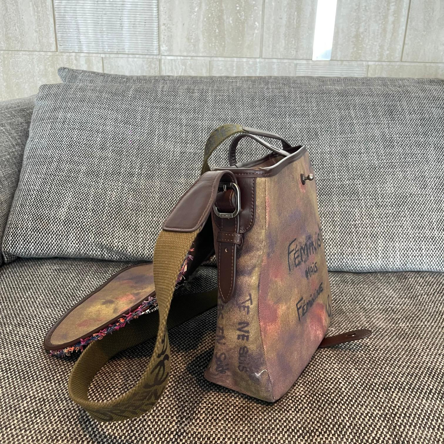 ch*el on the pavements Gr*ffiti messenger bag 30x30cm
