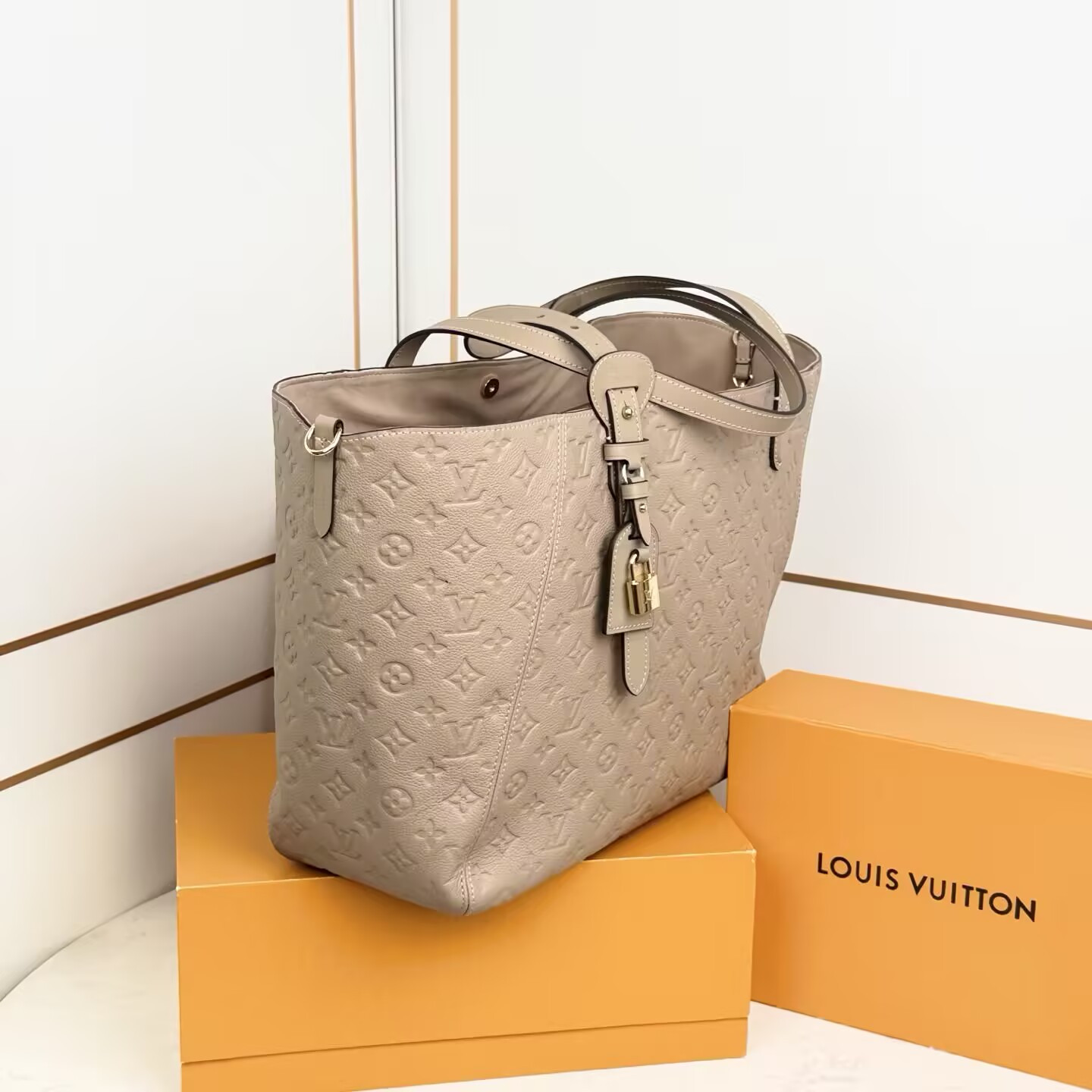 LV All In One MM M25889 56.5x30.5x17cm