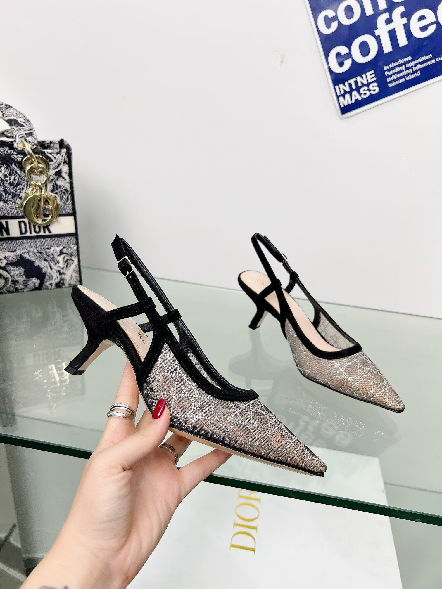 ua D*or capture slingback pump