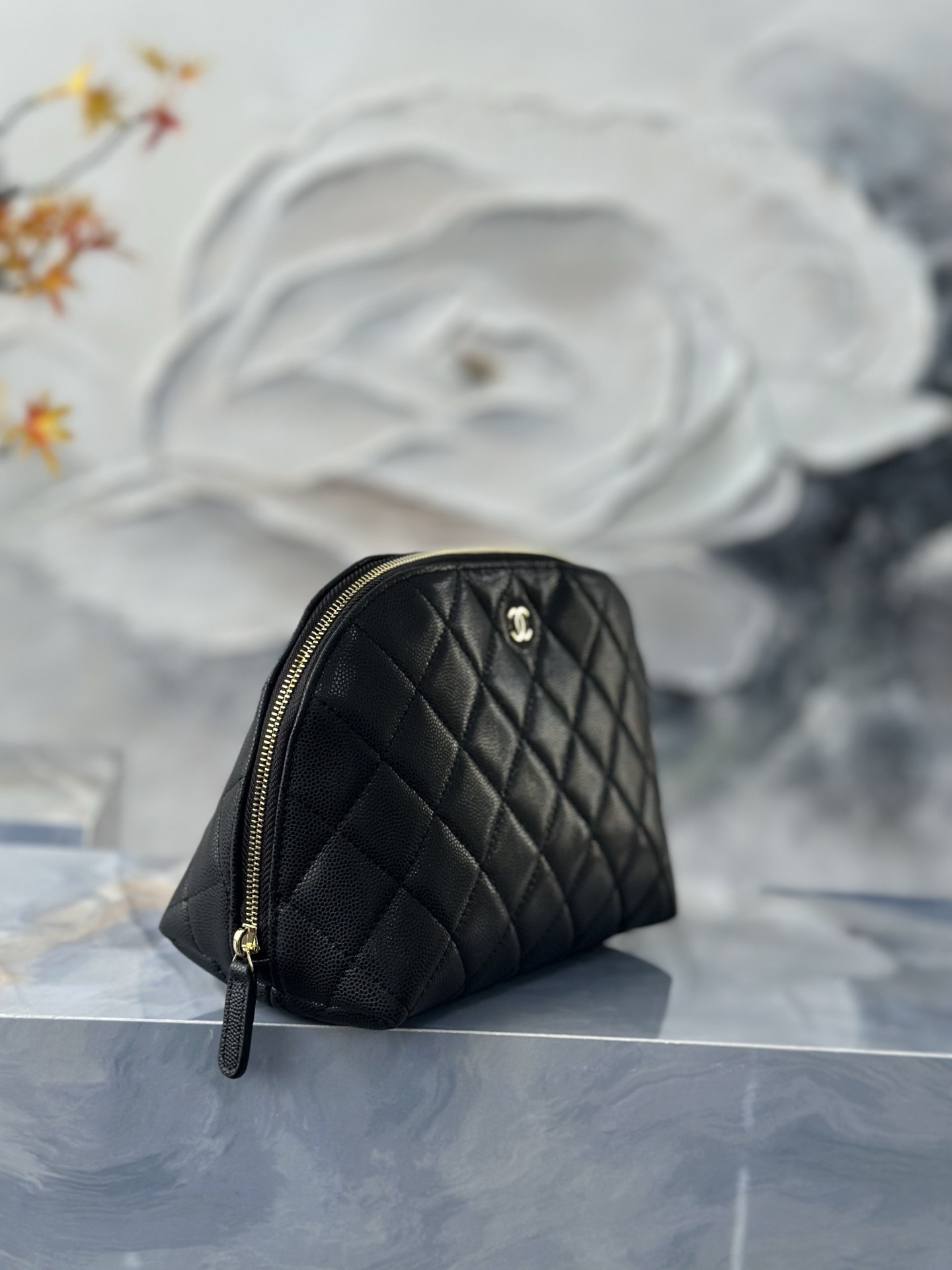 Ch*el quilted cosmetic bag gold hardware a31102 18.5x6x11cm