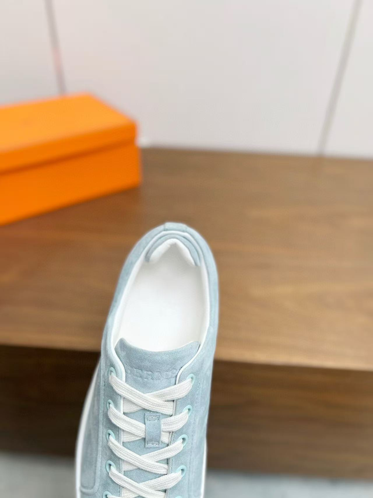 UA H**mes Sneaker