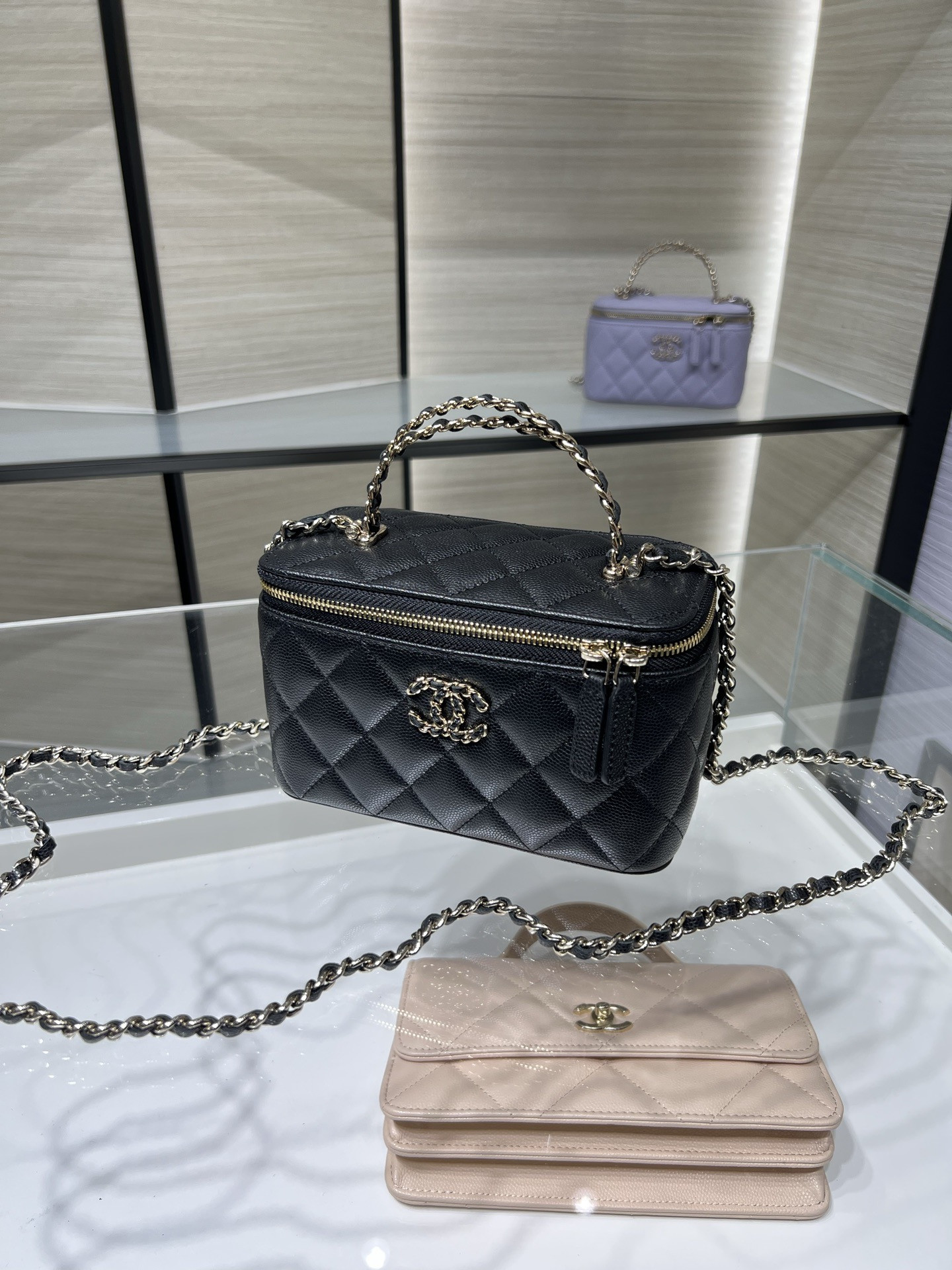 Ch*el vanity with chain ap5182 9.5x17x8cm