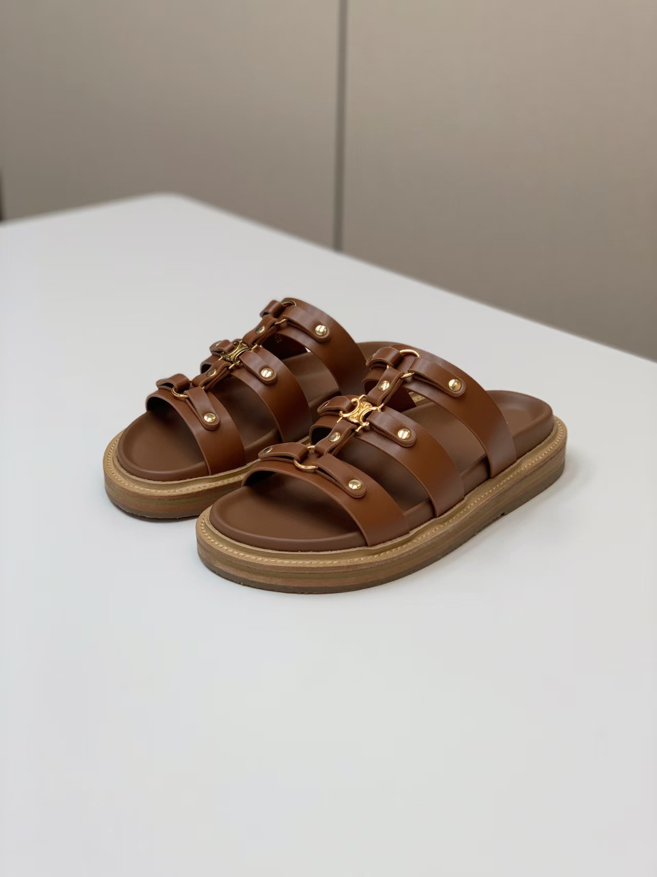 ua Ce**e tippi slide