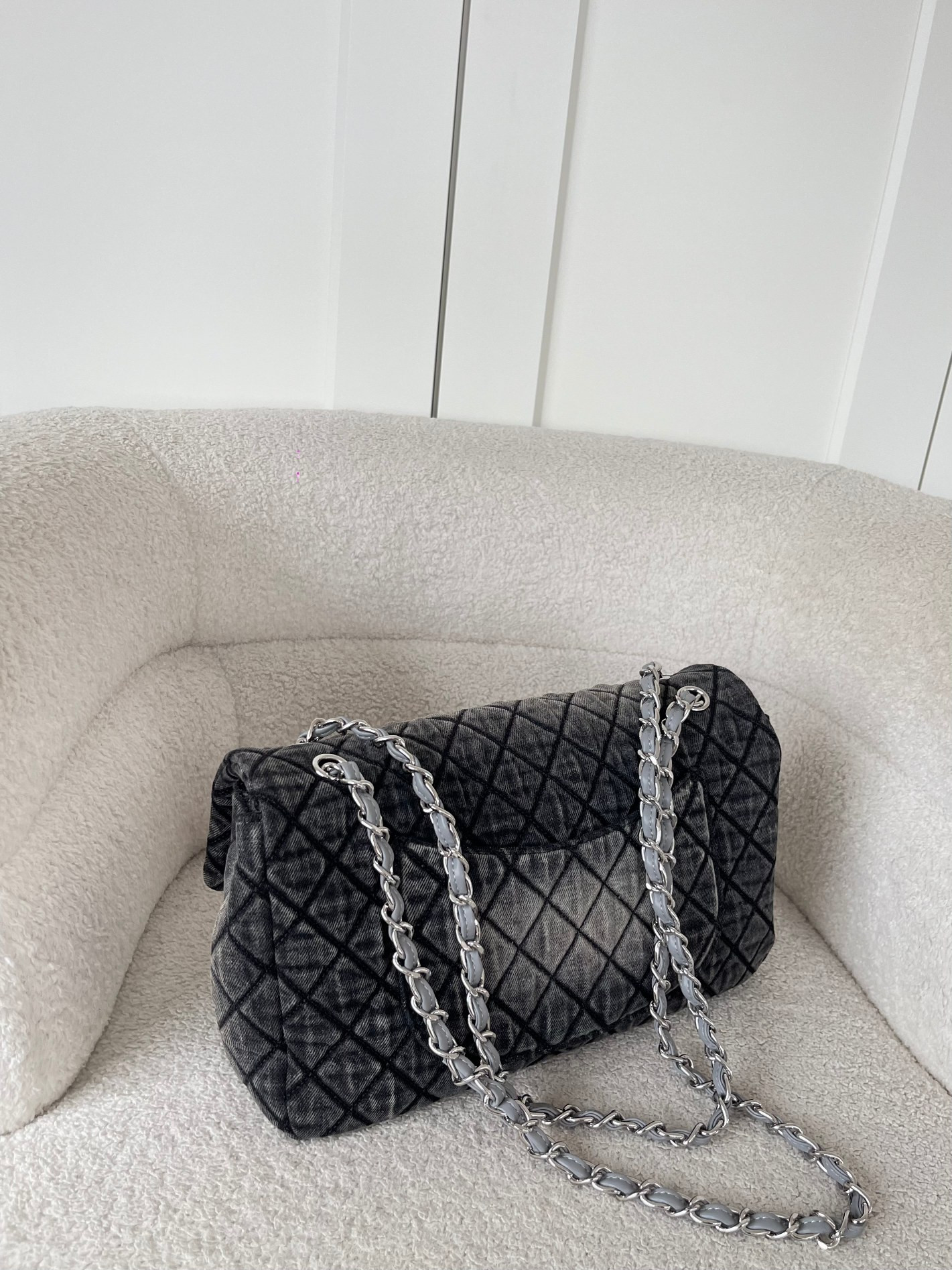 ch*el De*1mpression flap bag 33x22x8cm