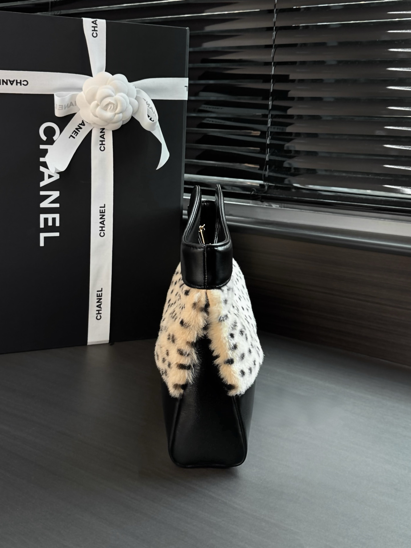 Ch*el 31 shopping bag as6361 22x32x6.5cm