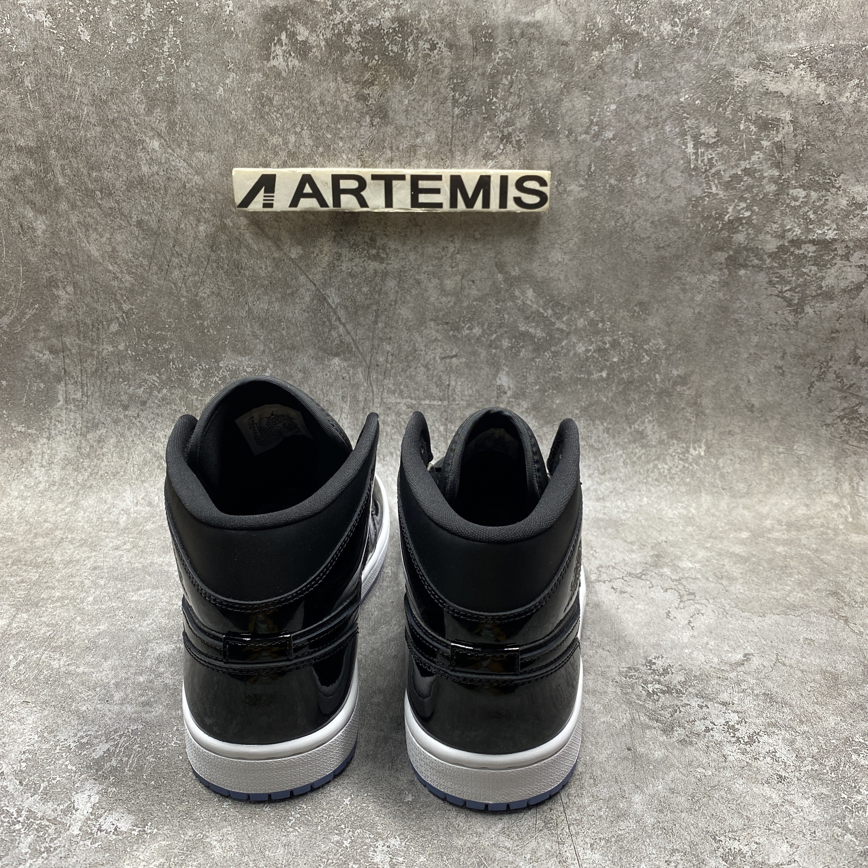 Air Jordan 1 Mid SE Space Jam
