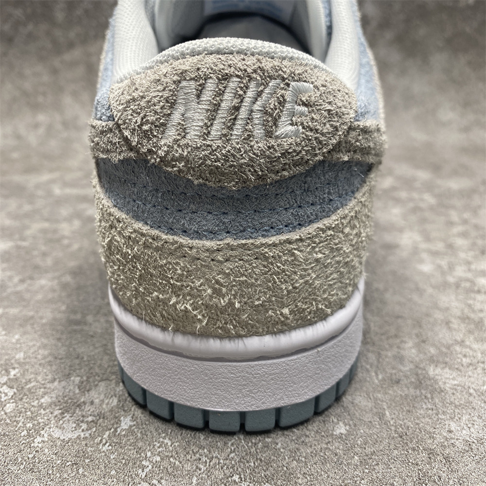 NIKE WMNS DUNK LOW