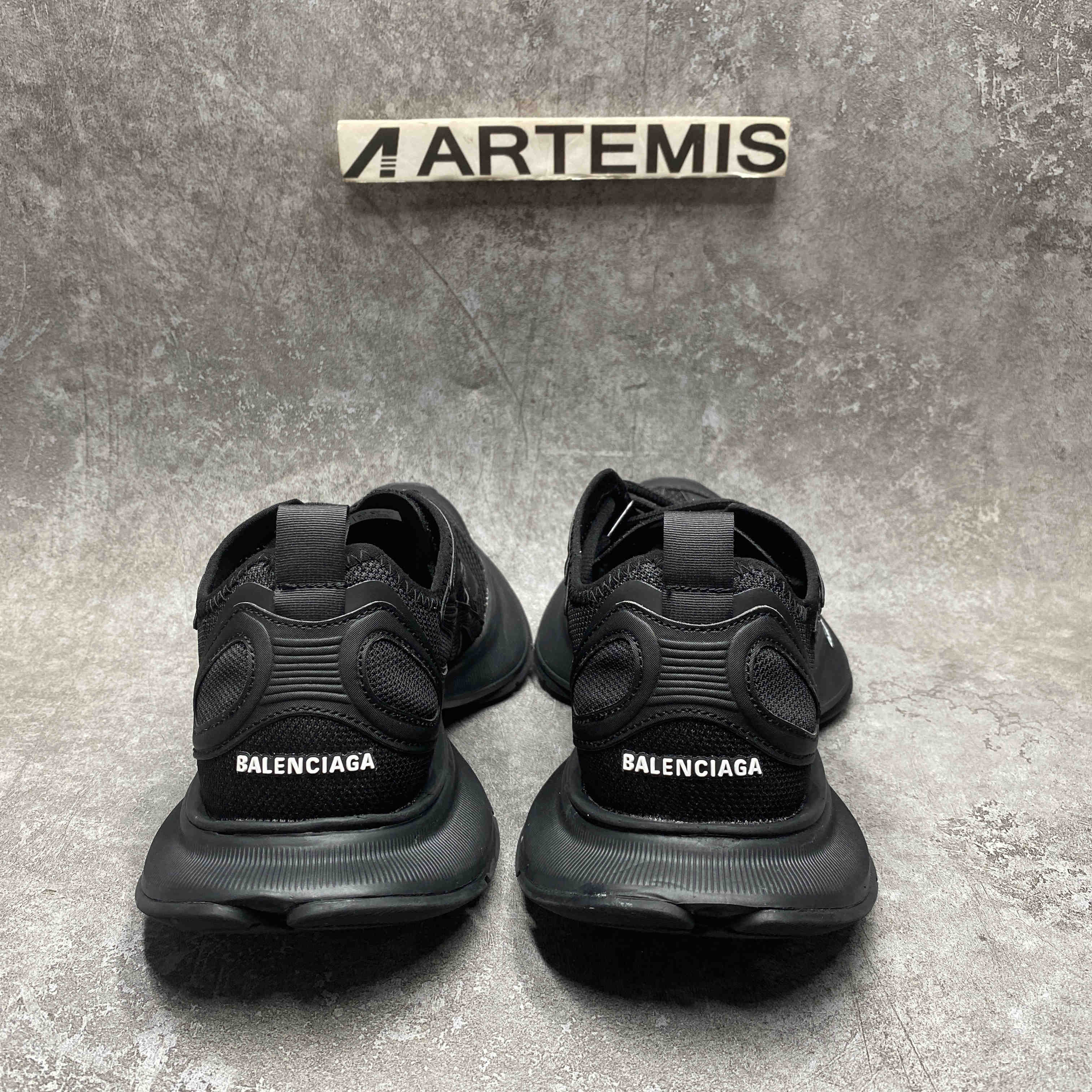 ua Ba*len*cia*ga snkrs black WFLGY 1000