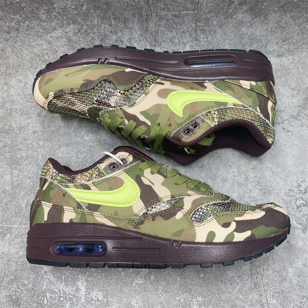 UA Nike Air Max 1