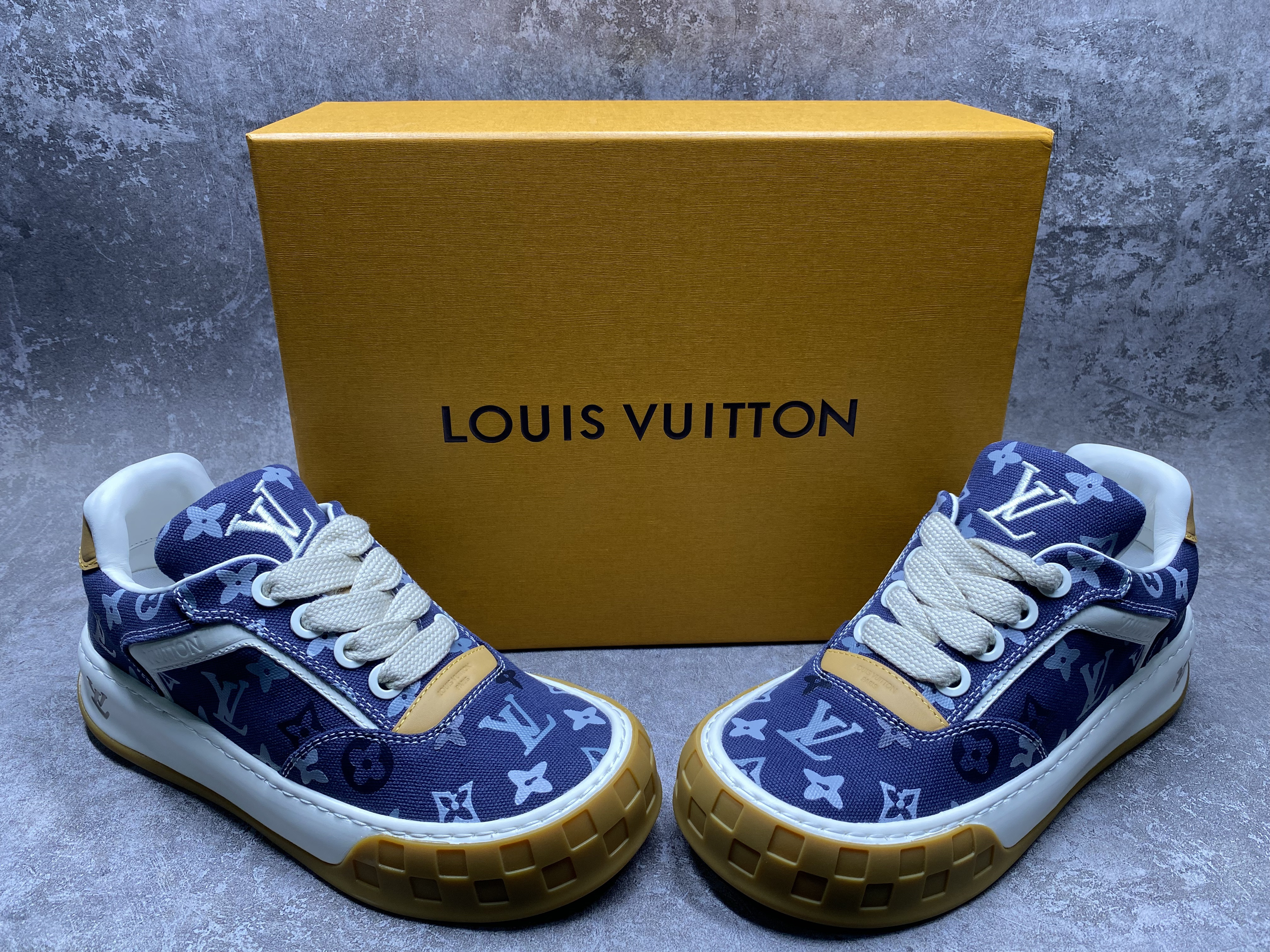 UA LV Tilted Sneaker