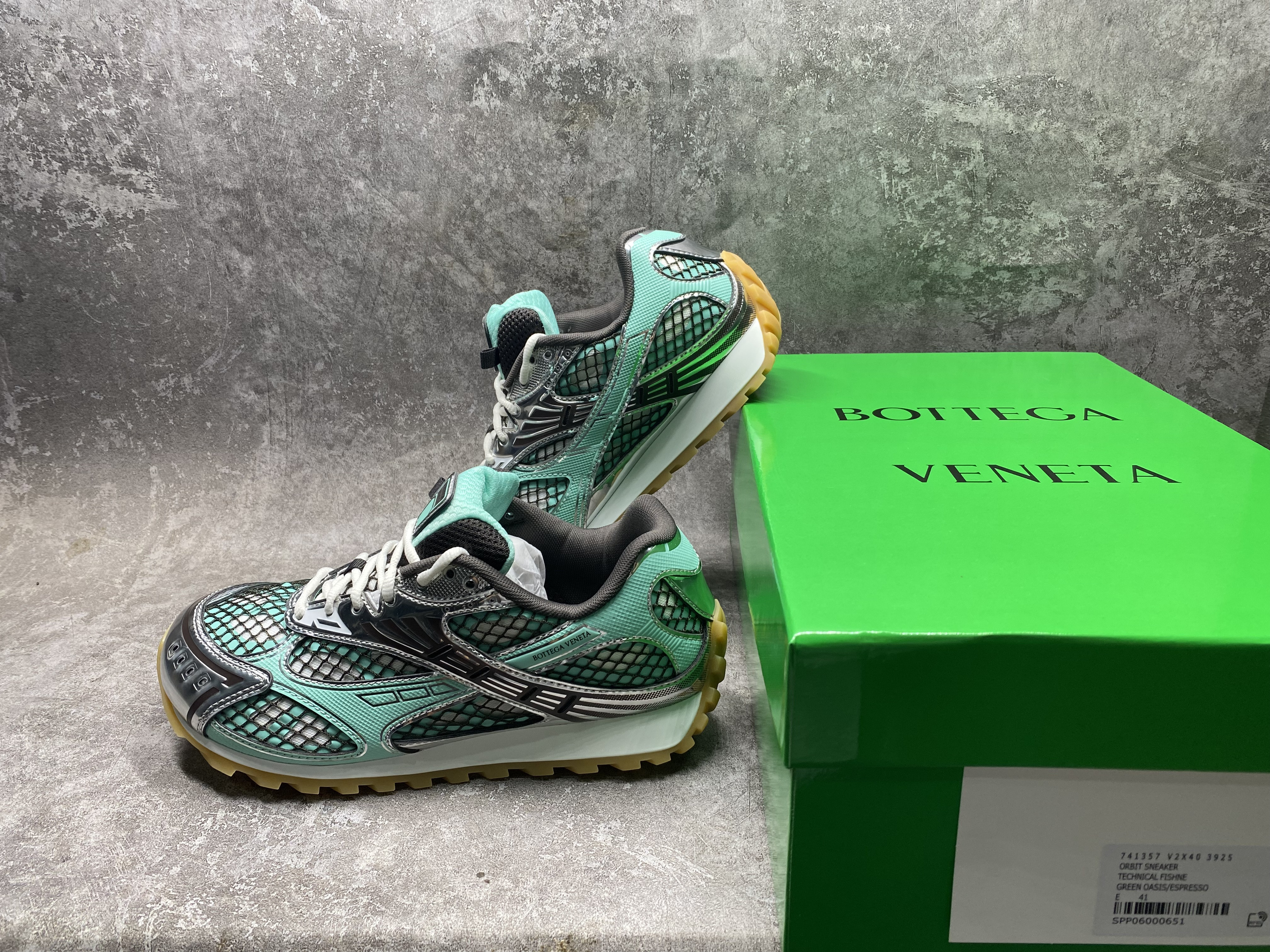 ua bo*te*ga Ve*ne*ta orbit sneaker