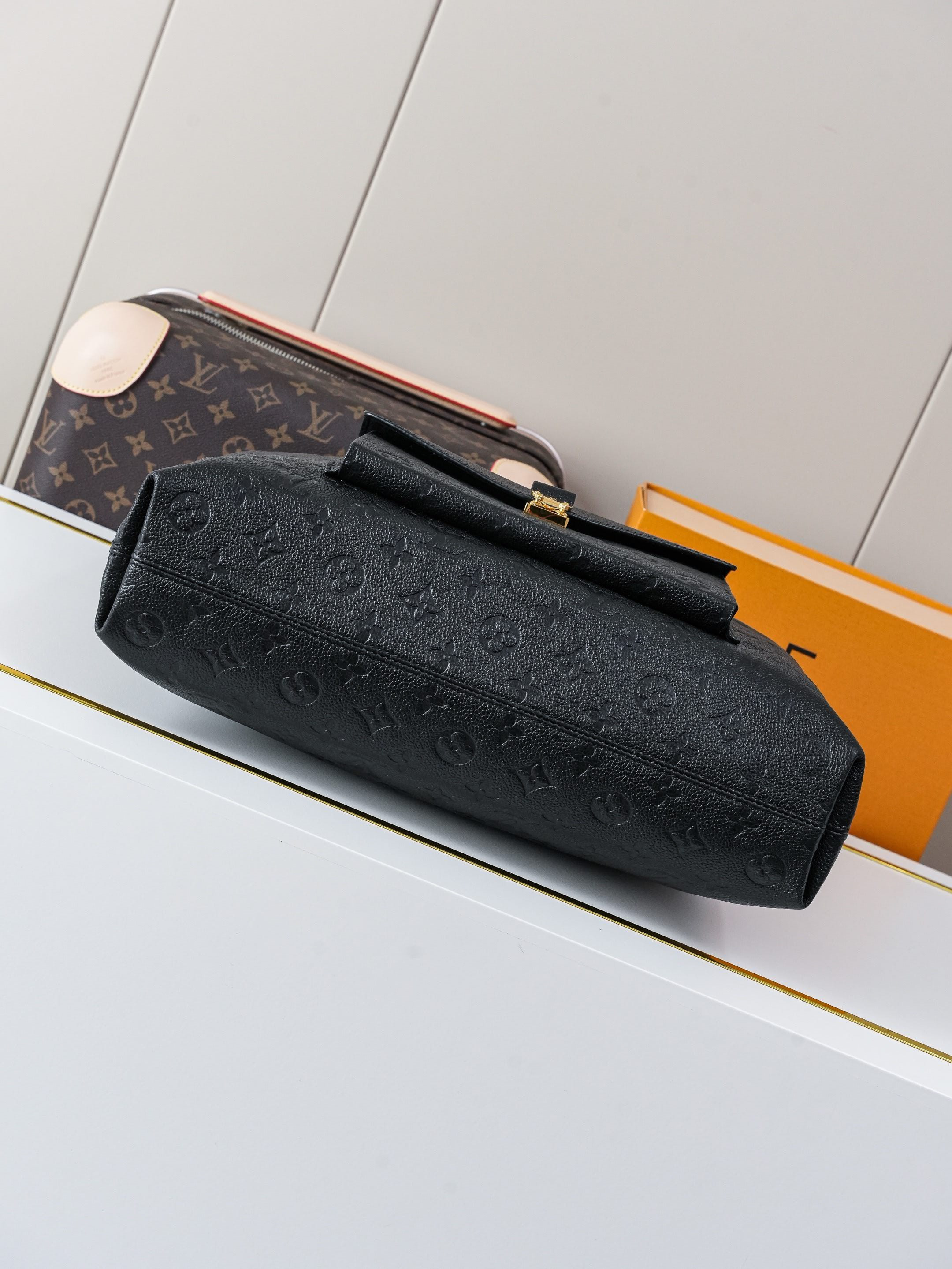 LV Hobo Métis M27189 35x32.5x10cm Without Box