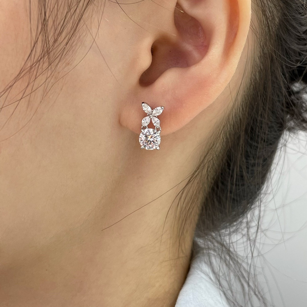 Gr*ff di*m*nd-encrusted butterfly stud earrings