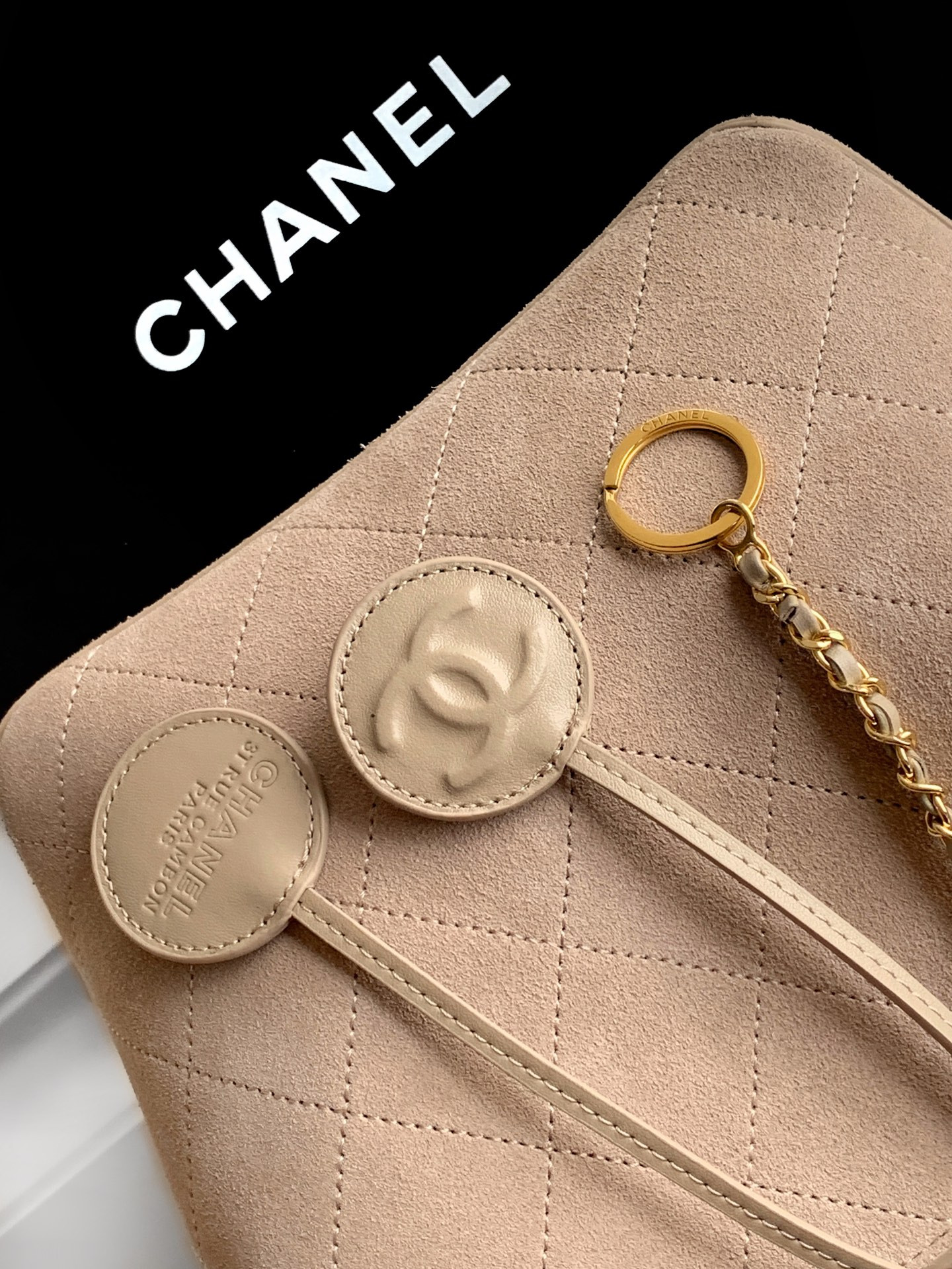 Ch*el bucket bag 20x11x18cm