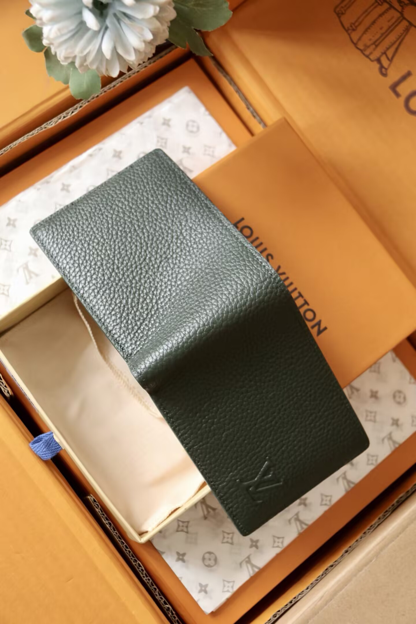 LV MULTIPLE Wallet