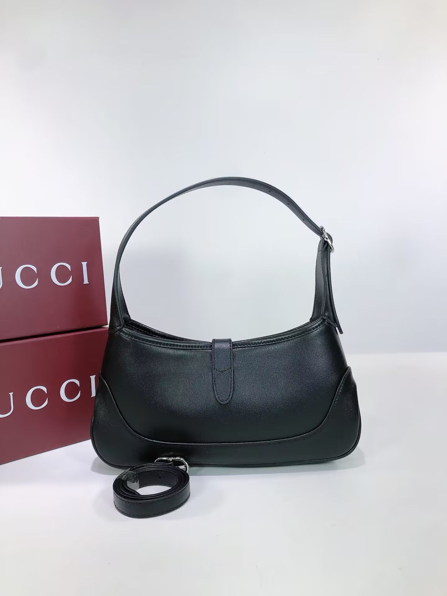 G*u*i jackie slim shoulder bag 27x13x3.5cm