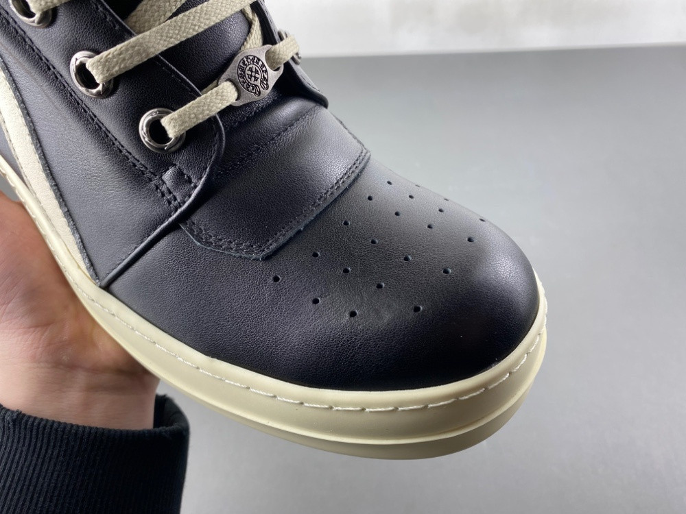 ua r1ck 0wens sneaker