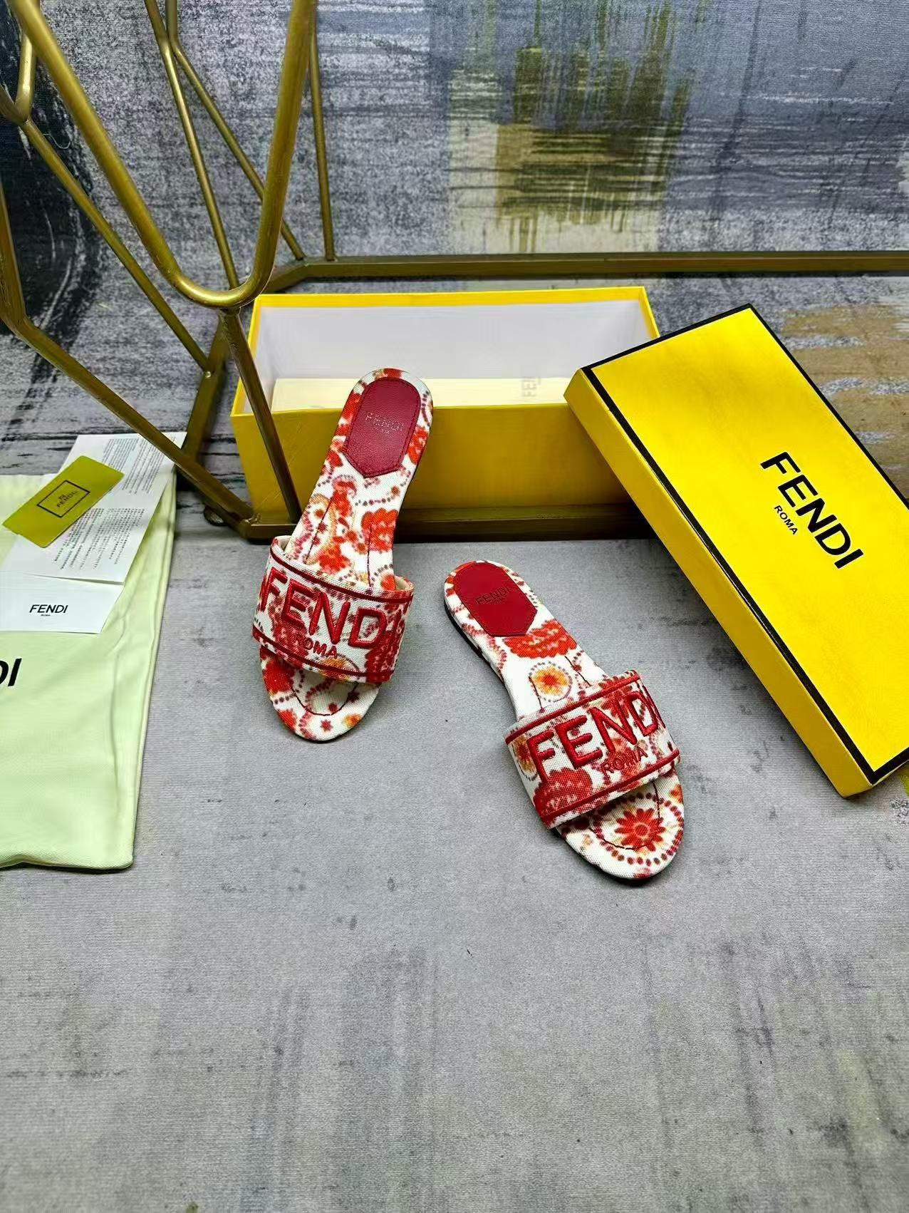 ua F**di sunshine red and camelia canvas slides