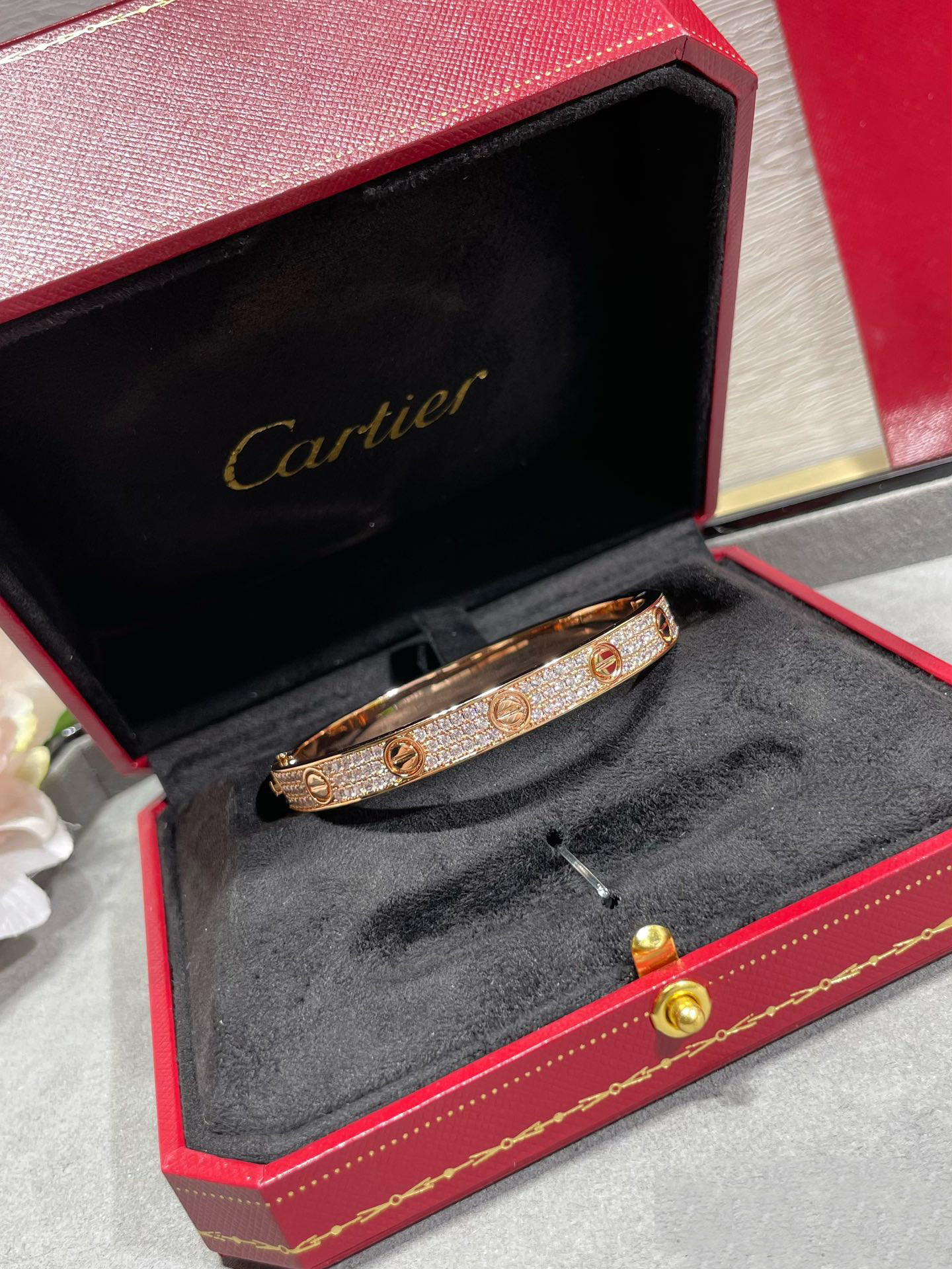 Ca*t*er Wide diamond star Bracelet