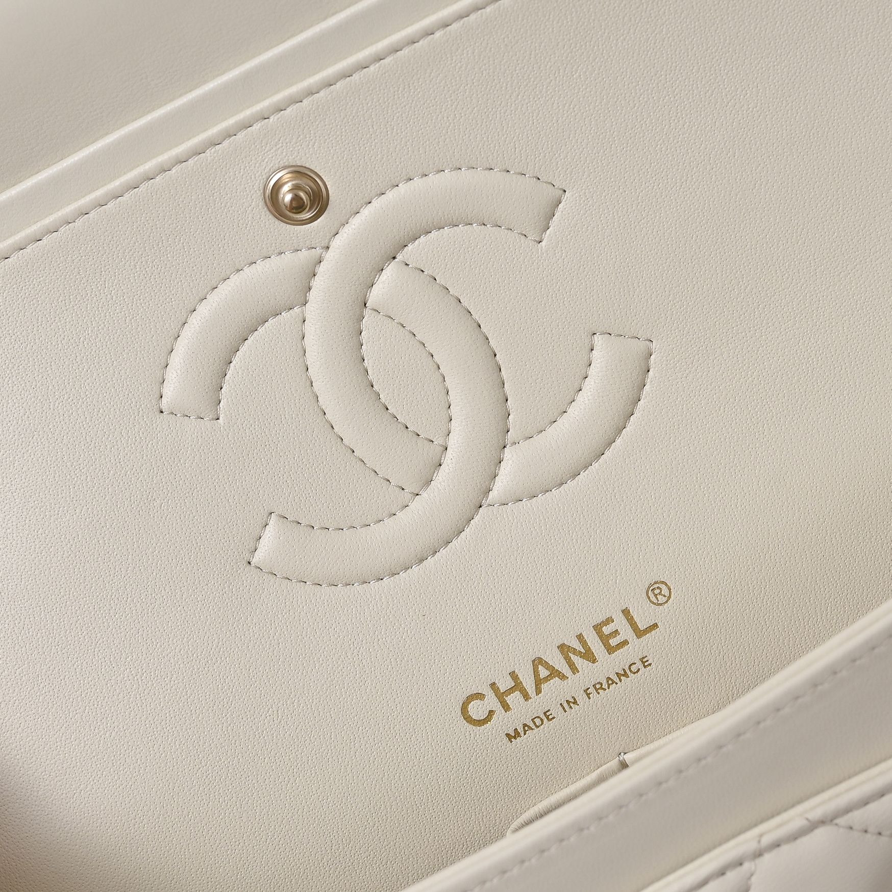 Ch*el classic flap cream light gold hardware a01112 15x25.5x6cm