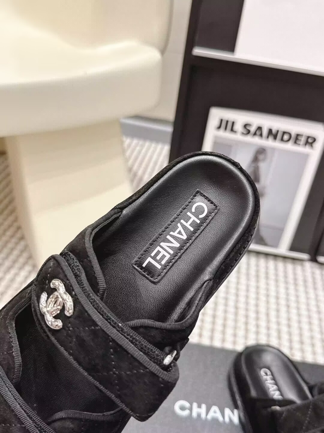 ua Ch*el slides