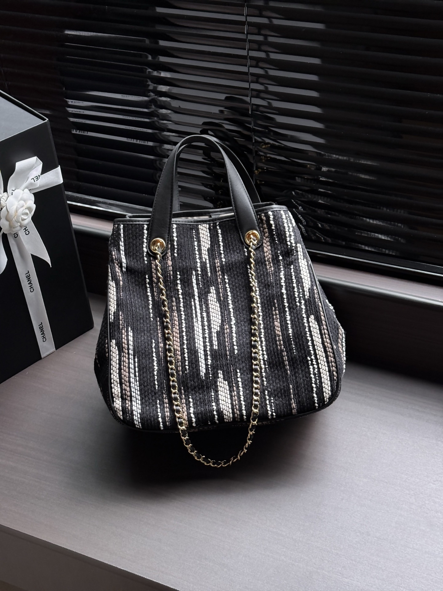 Ch*el small shopping bag as6200 30 x 29.5 x 17cm
