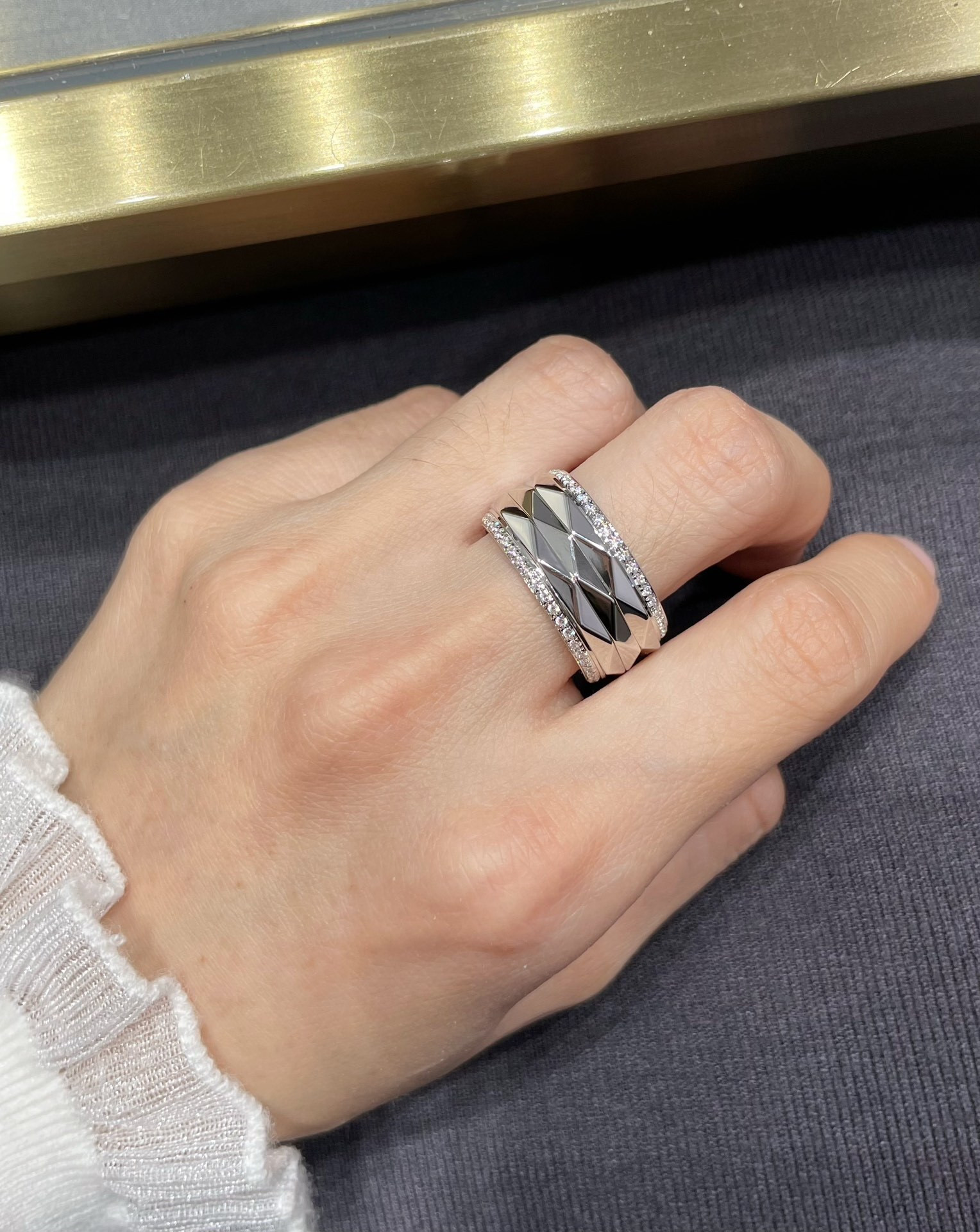Gr*ff ring