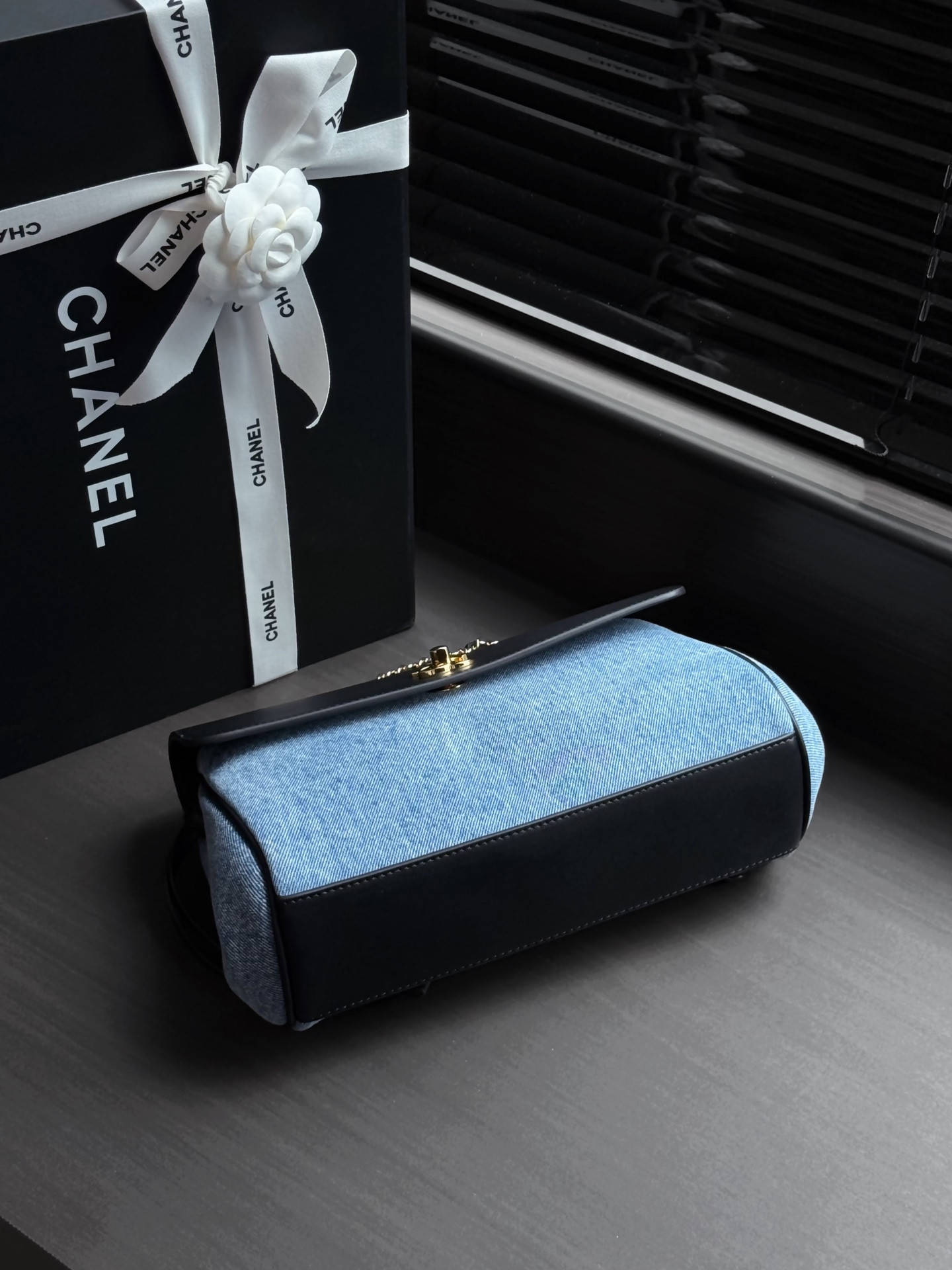 Ch*el urban essential flap bag as6427 16x29x9.5cm