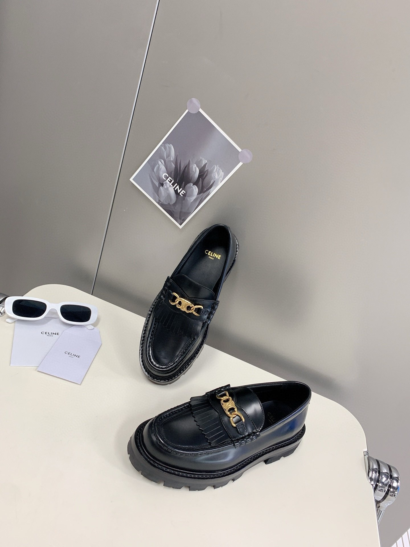 ua Ce**e margaret triomphe chain loafers