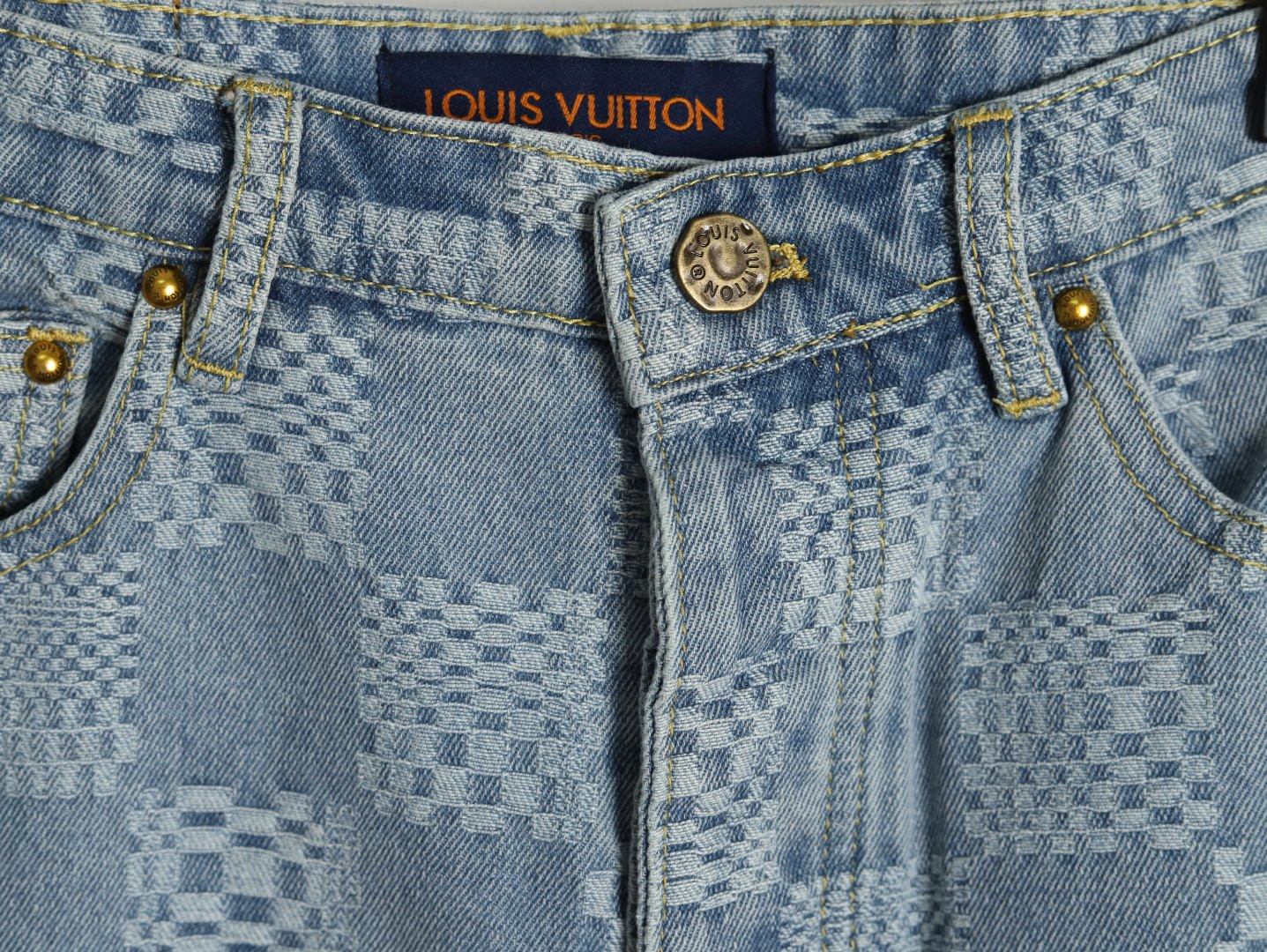 L0*is V*t0n LV 25ss shorts