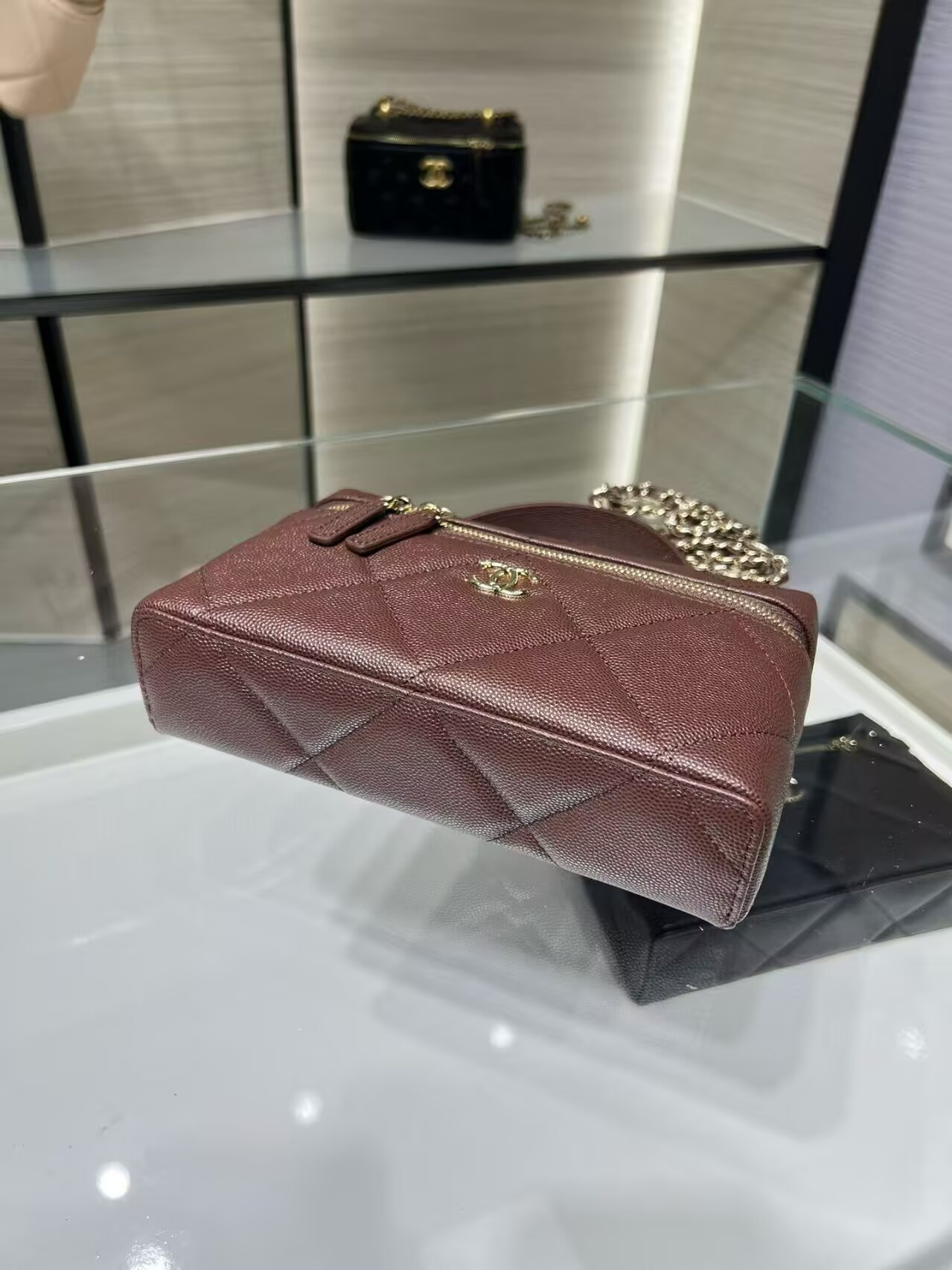 Ch*el vanity with chain ap4936 19.5x17x5cm