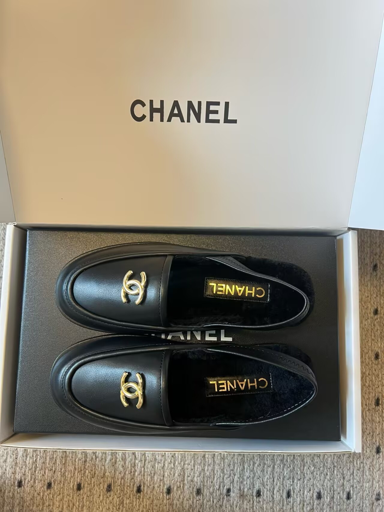 ua Ch*el shoes