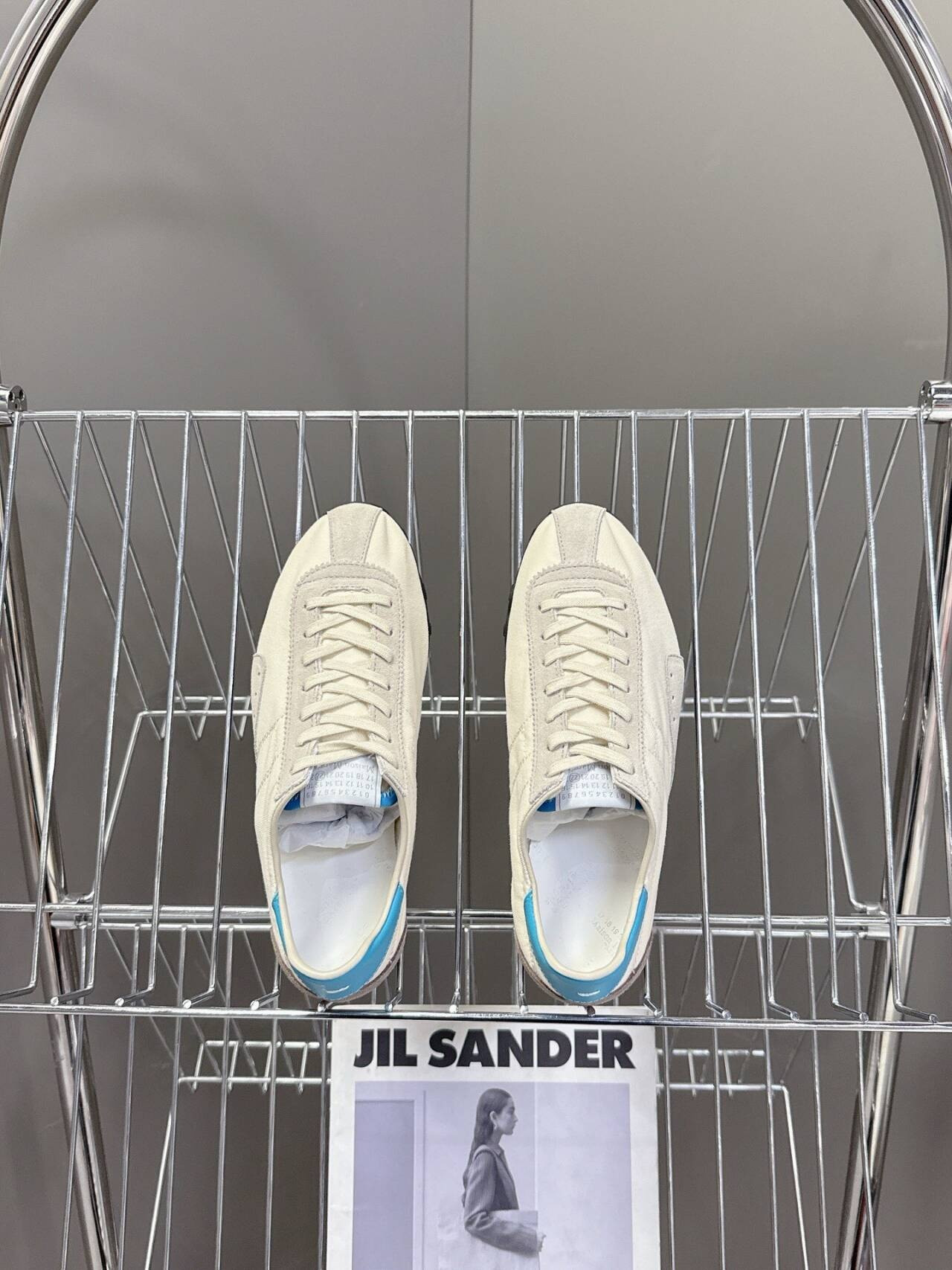 ua ma*s*n Ma*i*la sprinters sneakers
