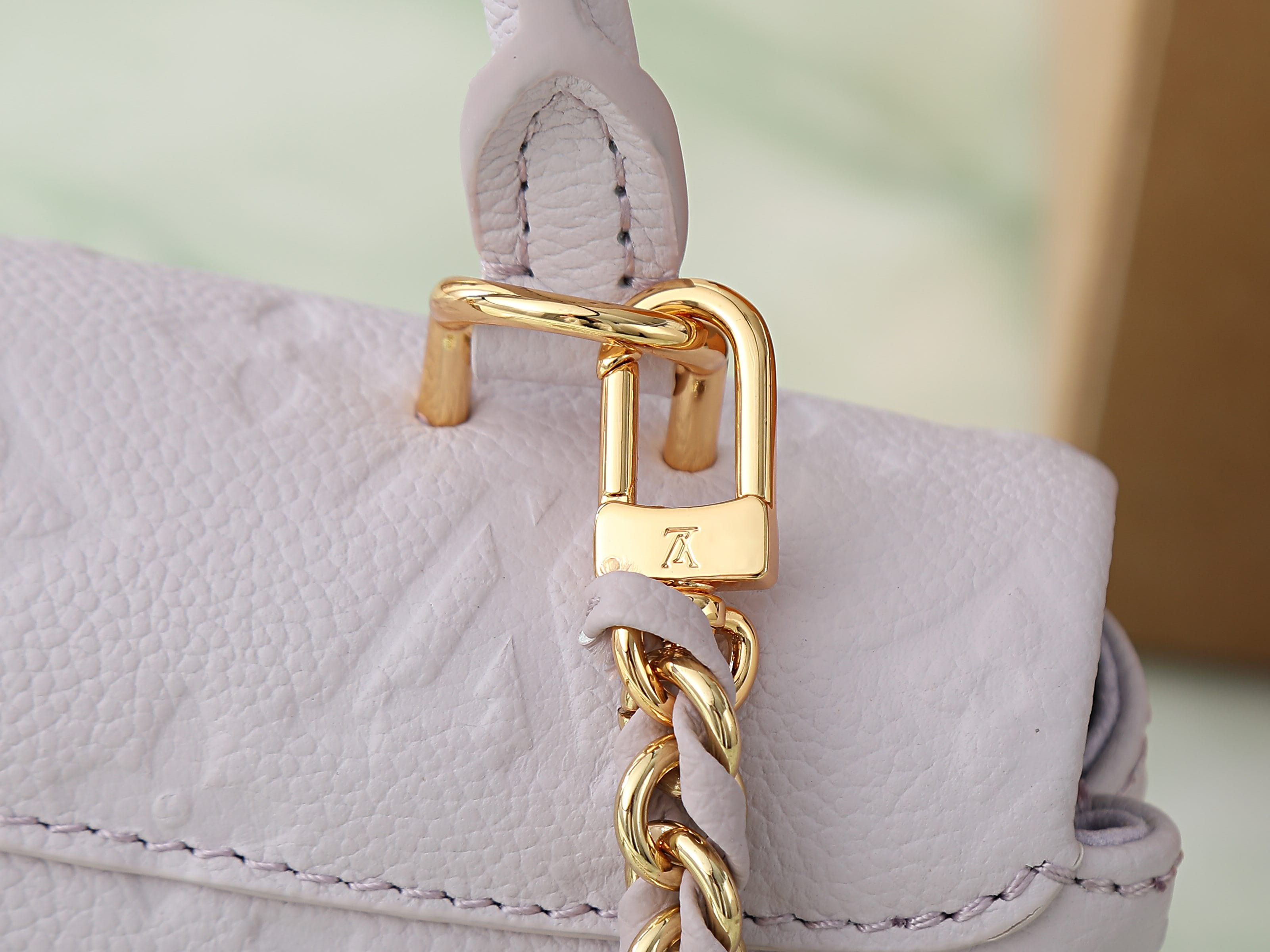 LV Nano Madeleine M29380 21x12.5x6cm
