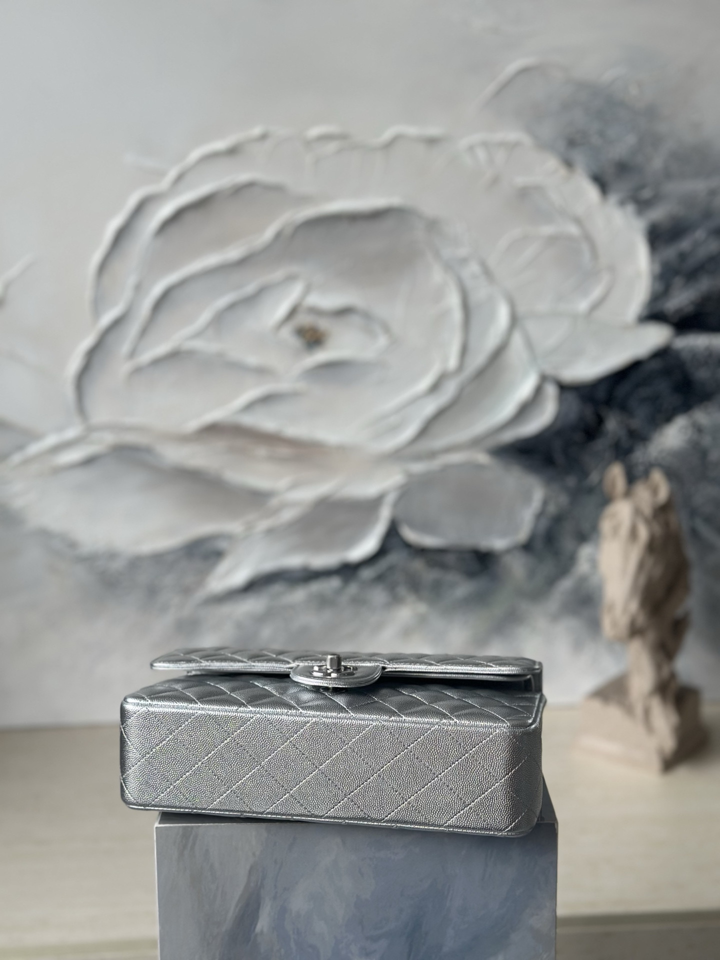 Ch*el flap bag pearlescent silver as1112 25.5x15.5x6cm