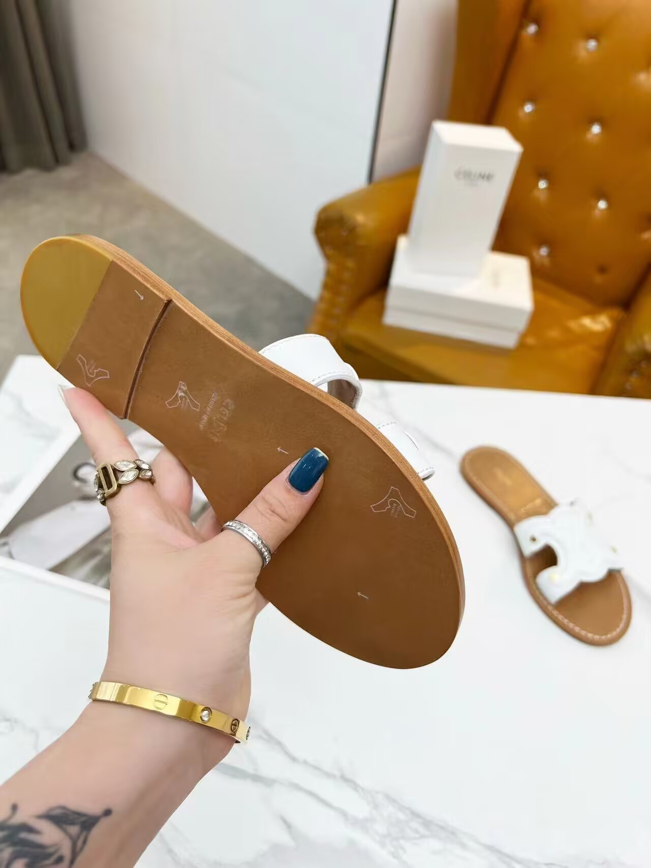 ua Ce**e triomphe mule in calfskin