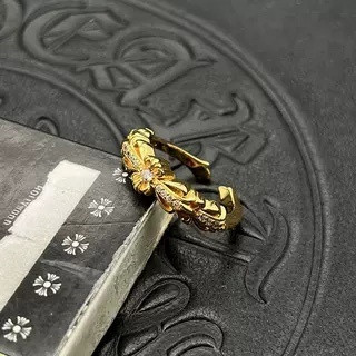 Ch**me He**ts open-ended small cross ring
