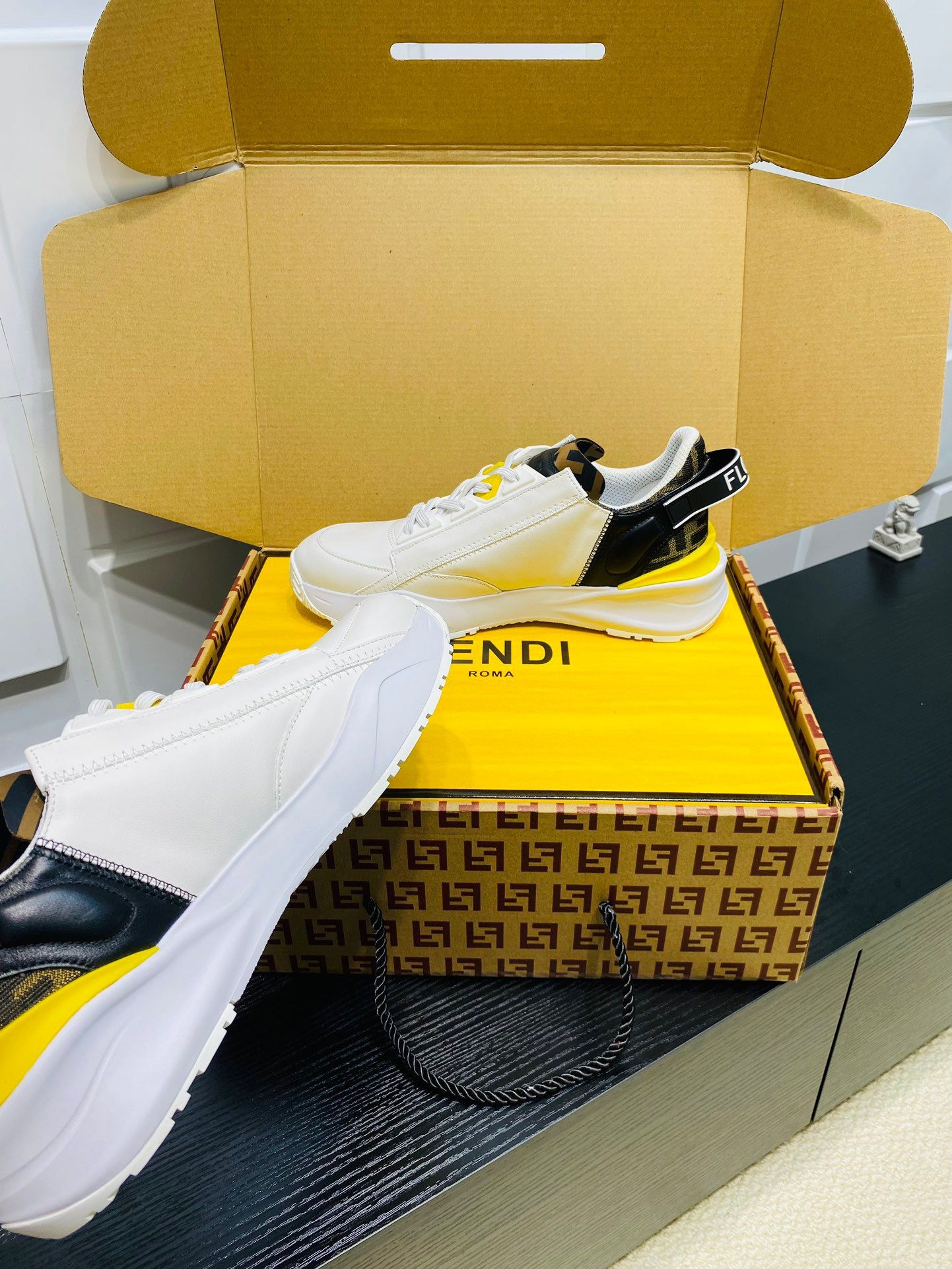 ua F**di flow sneaker(decorative box not included. photo prop only)