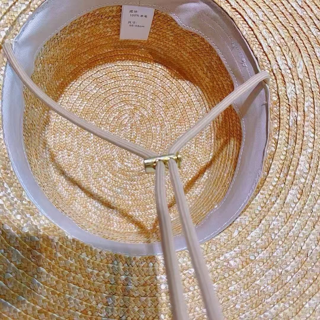 G*u*i straw hat