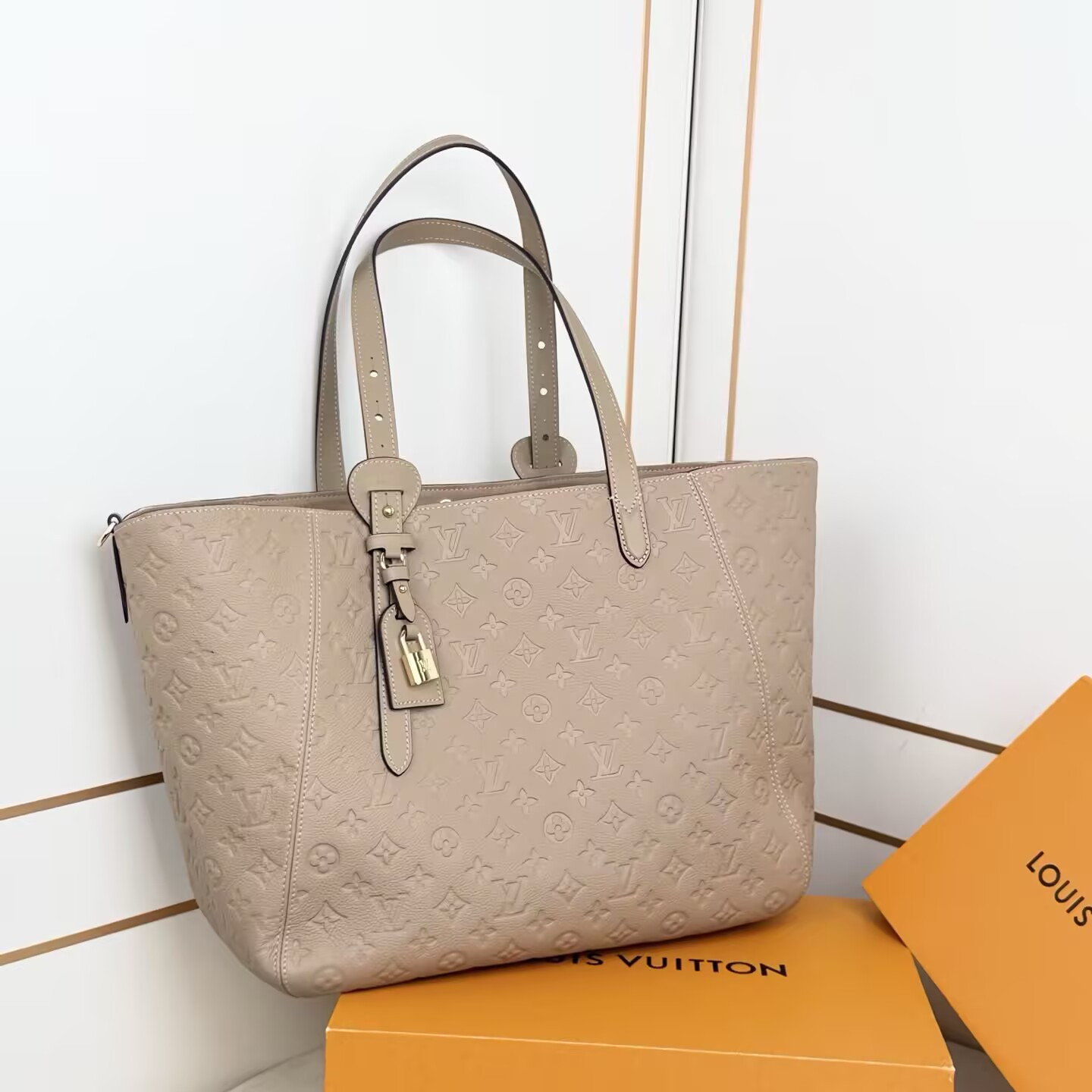 LV All In One MM M25889 56.5x30.5x17cm
